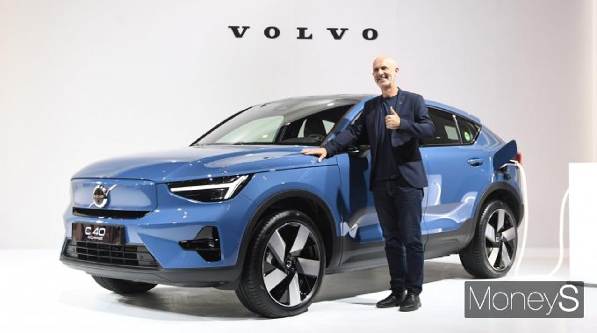한 번 충전에 600㎞ 달리는 볼보 전기 SUV EX90, 연말 공개