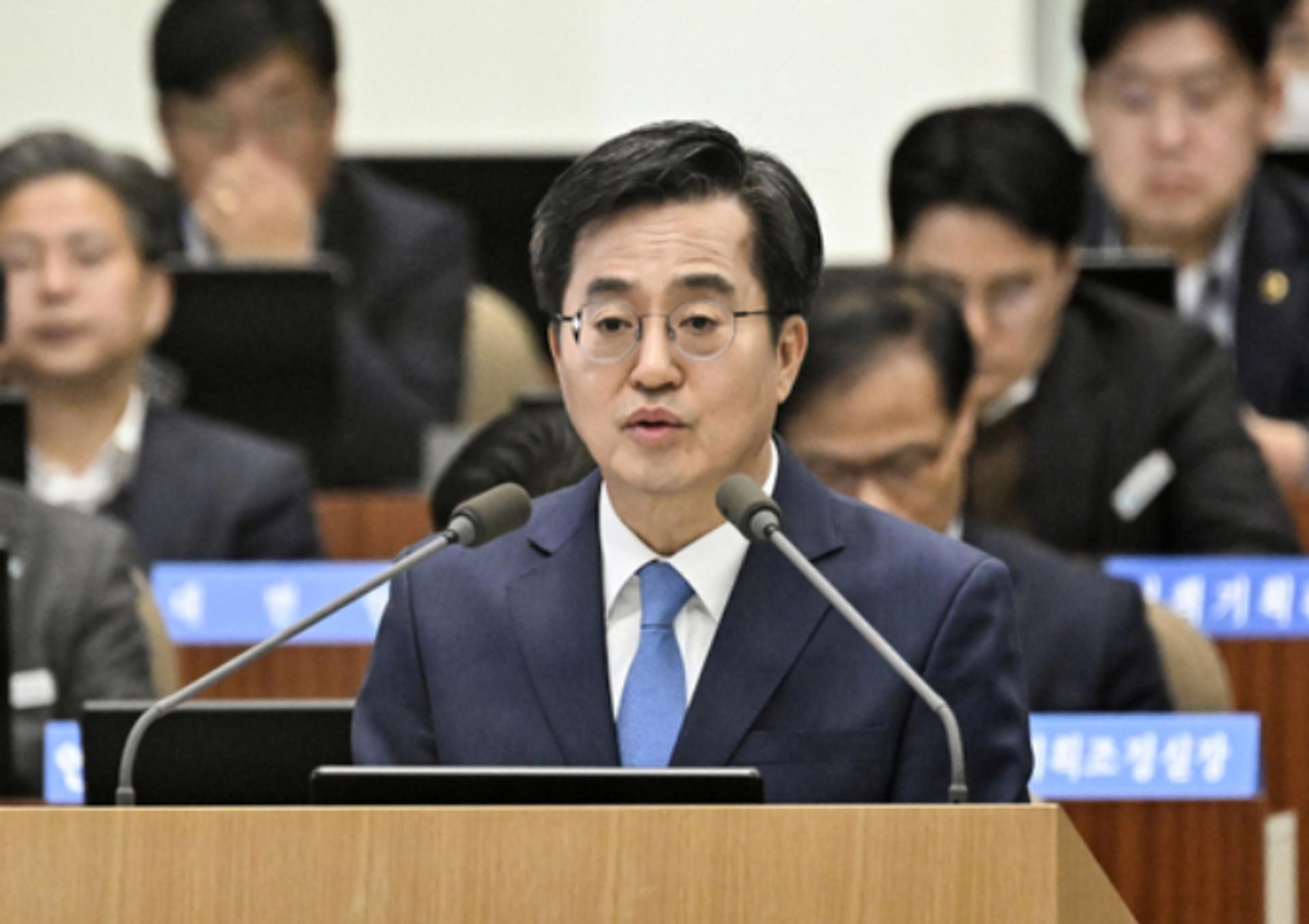 김동연 "의원 156명, 도정의 동반자… 힘 모아 답 찾겠다"