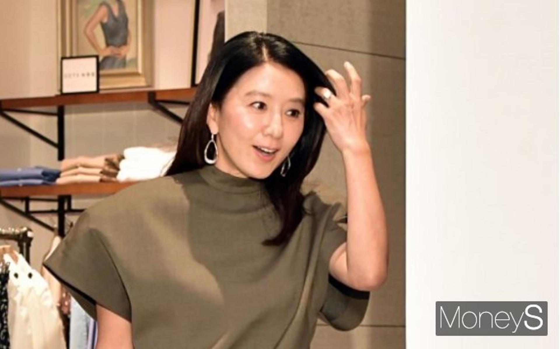 김희애, 팬 선물 거절한 사연… "팬 여러분이 저에게는 ○○"