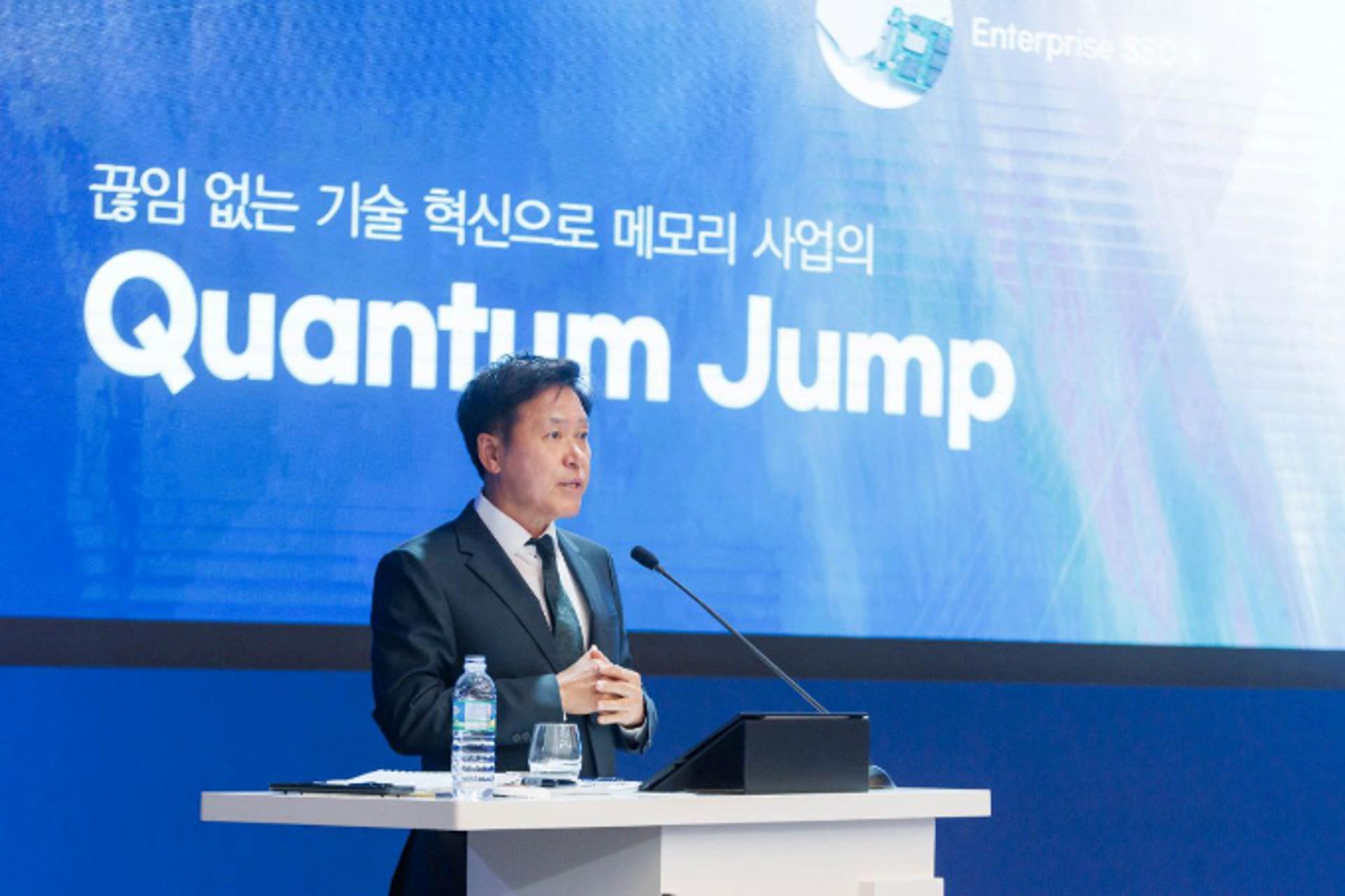 박정호 SK하이닉스 부회장 "美 패키징 공장 추진… 보조금 신청은 고민"