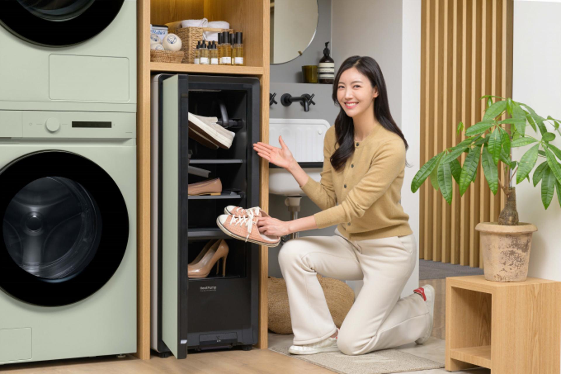 삼성전자, 2023년형 '비스포크 슈드레서' 출시… 한번에 4켤레 관리