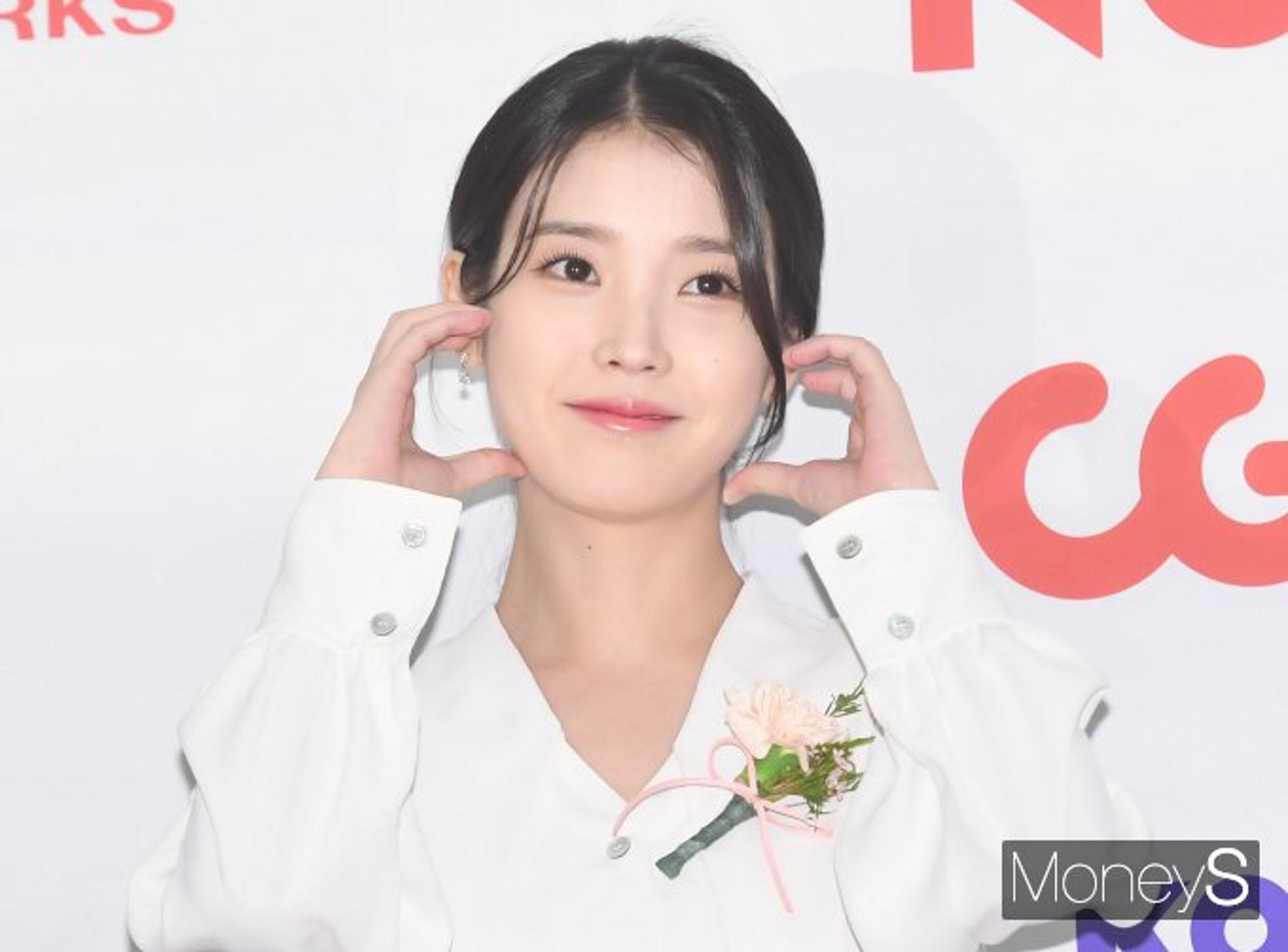 아이유 출연료 회당 5억?… '폭싹 속았수다' 측 "사실무근"