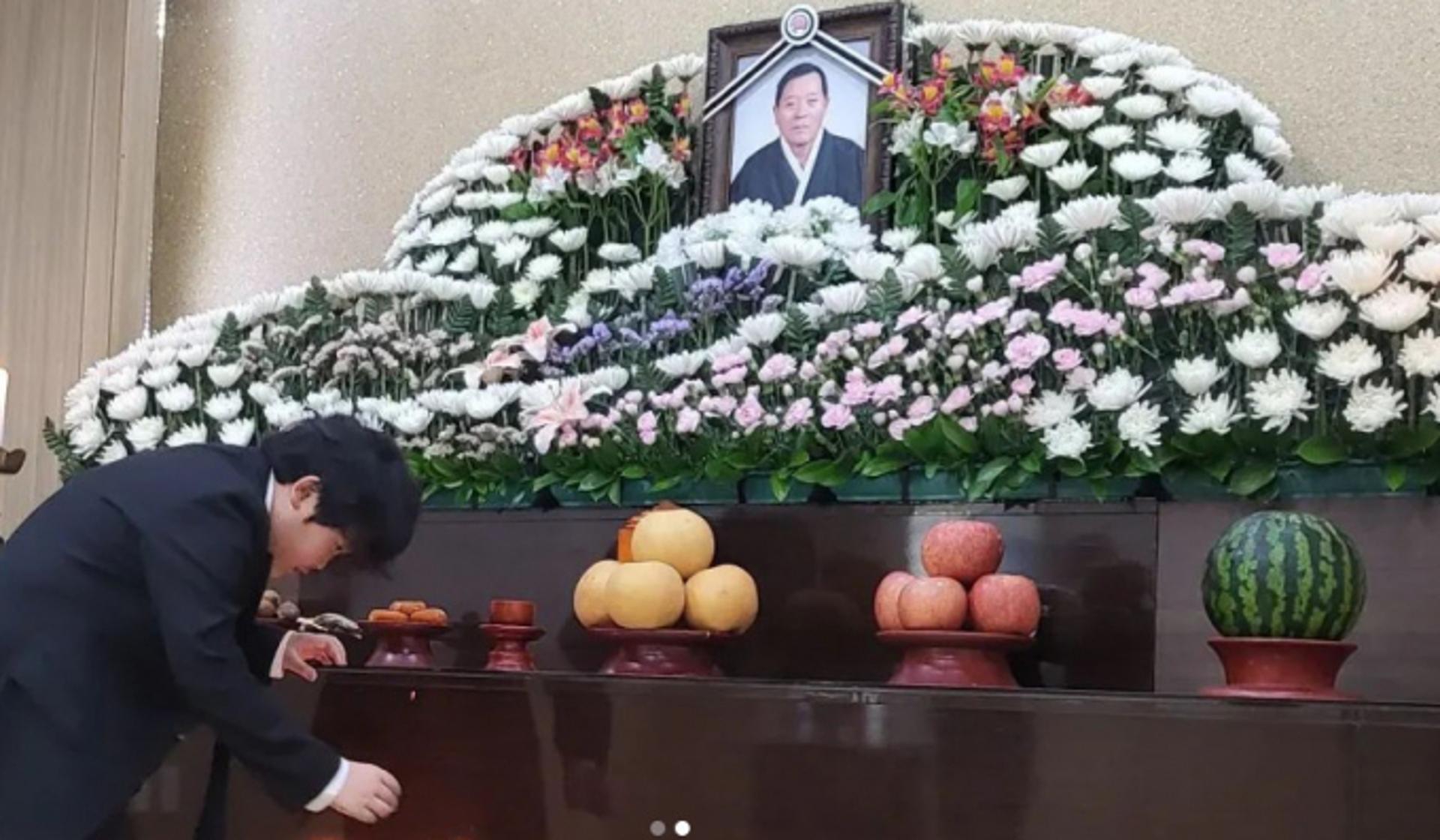 배우 정은표, 모친상 8개월 만에 부친상… "벚꽃 핀 날 떠나셨다"