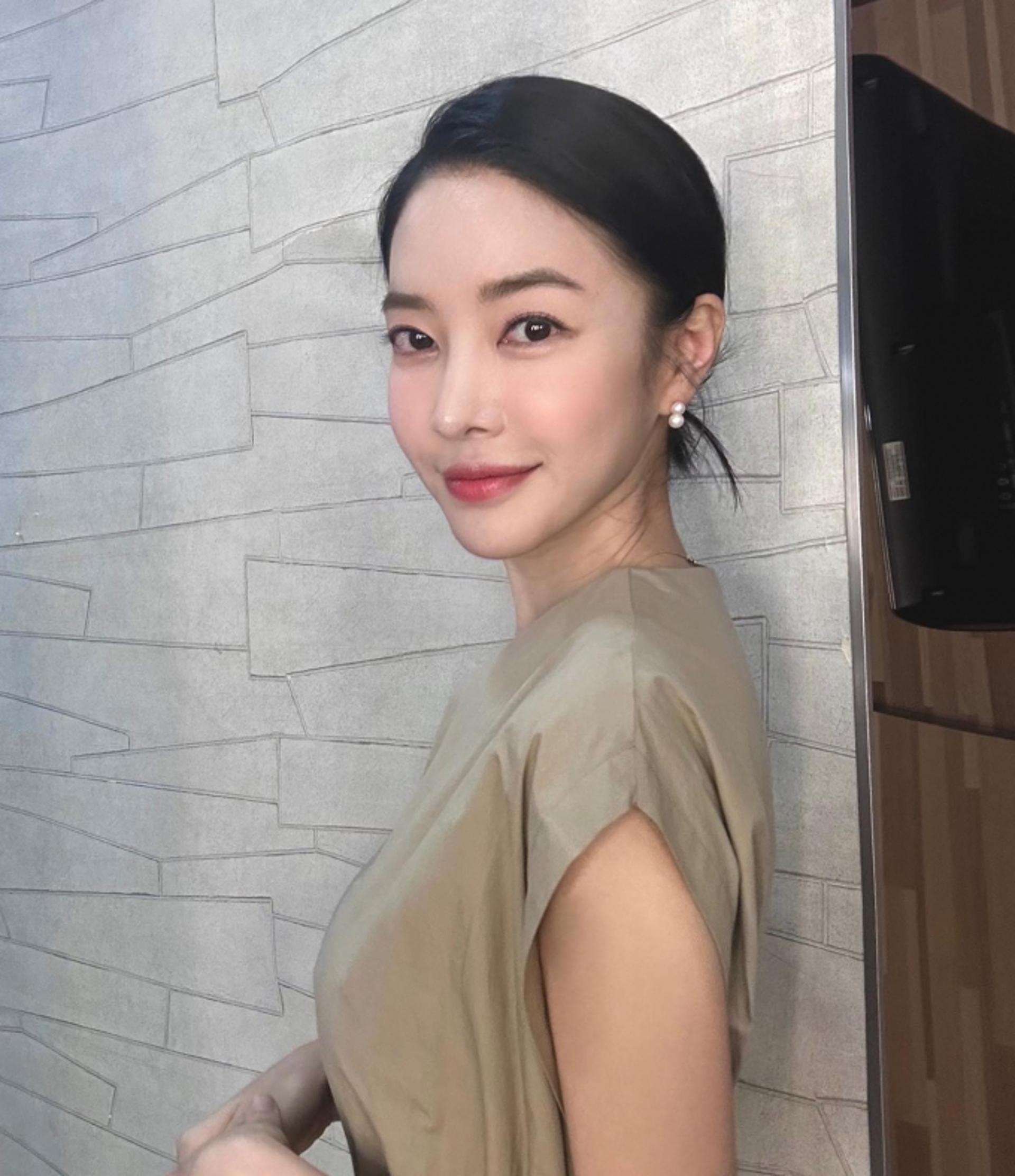 김윤지, 세련되고 단아한 며느리룩…"시어머니와 함께"