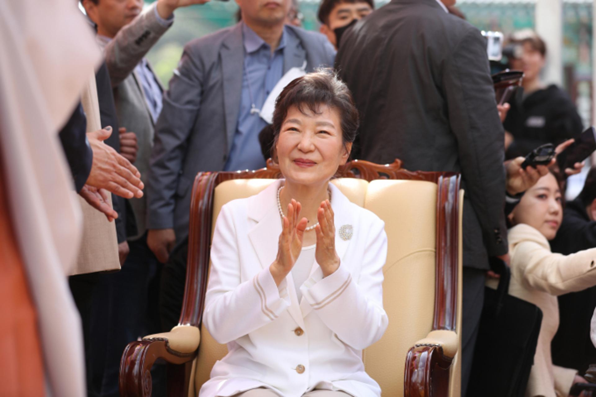 박근혜, 귀향 후 1년만 외출… 김기현과 '회동' 예고
