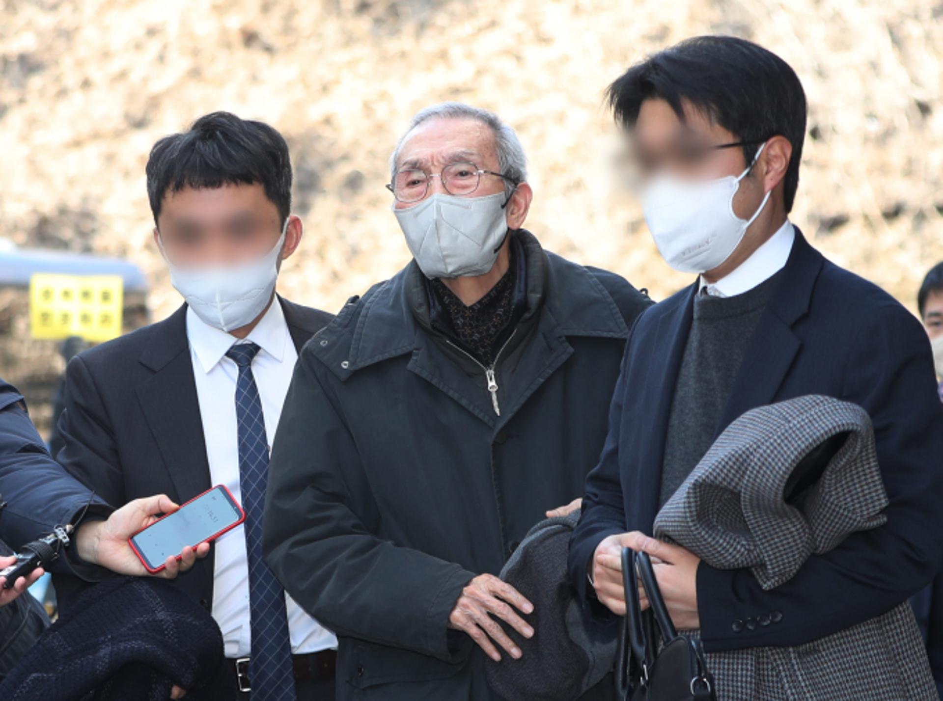 '기습 입맞춤 당했다' … '오징어게임' 오영수, 2차 공판