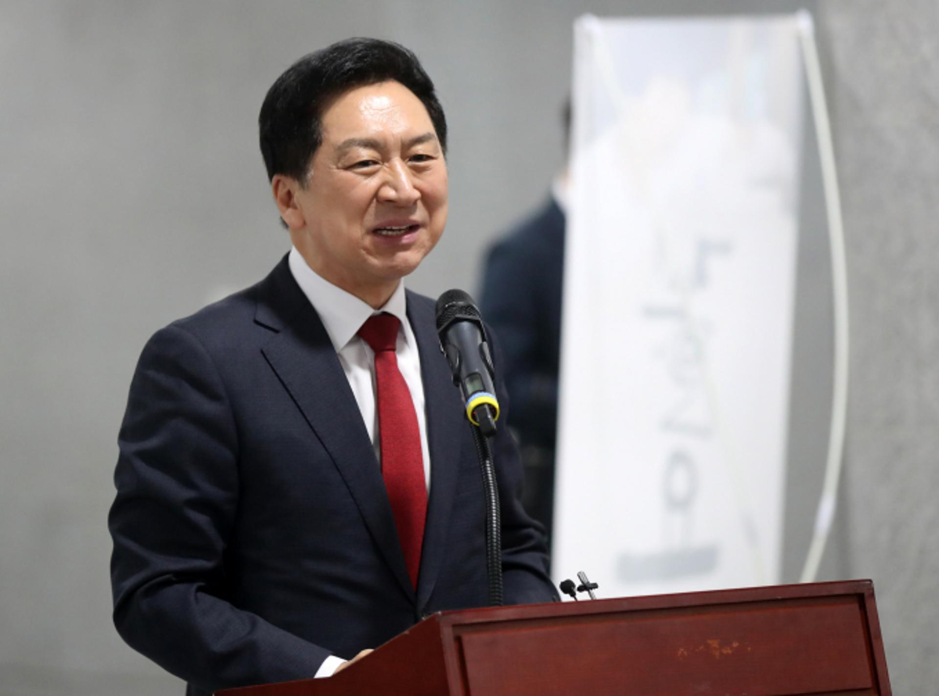 "숨는 자가 범인, 당당하면 나오라"…  김기현, 송영길에 일침