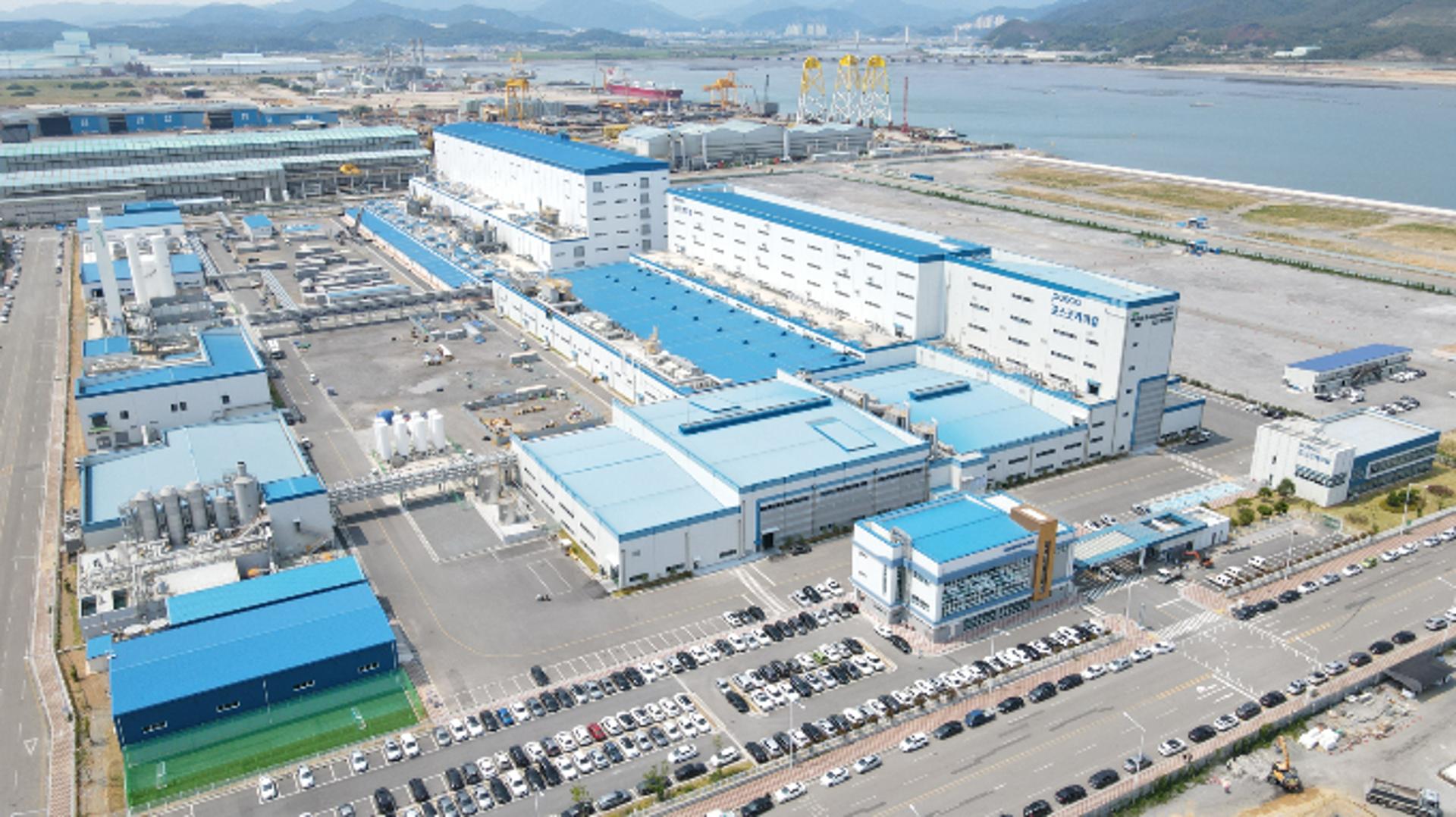 '사상 최대 실적' 포스코퓨처엠, 직원만 챙겨… 주주는 뒷전
