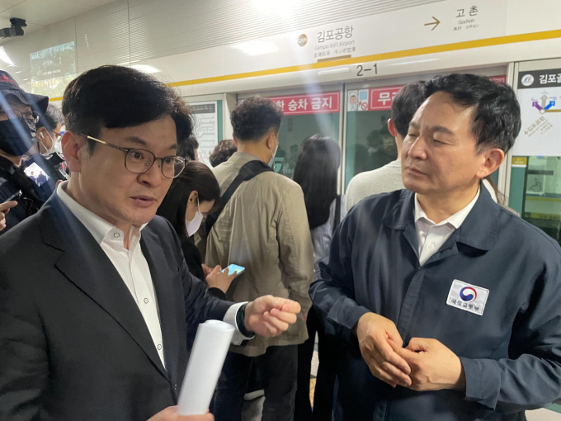 원희룡 국토장관·김병수 시장, 김포골드라인 타며 '버스투입' 재확인