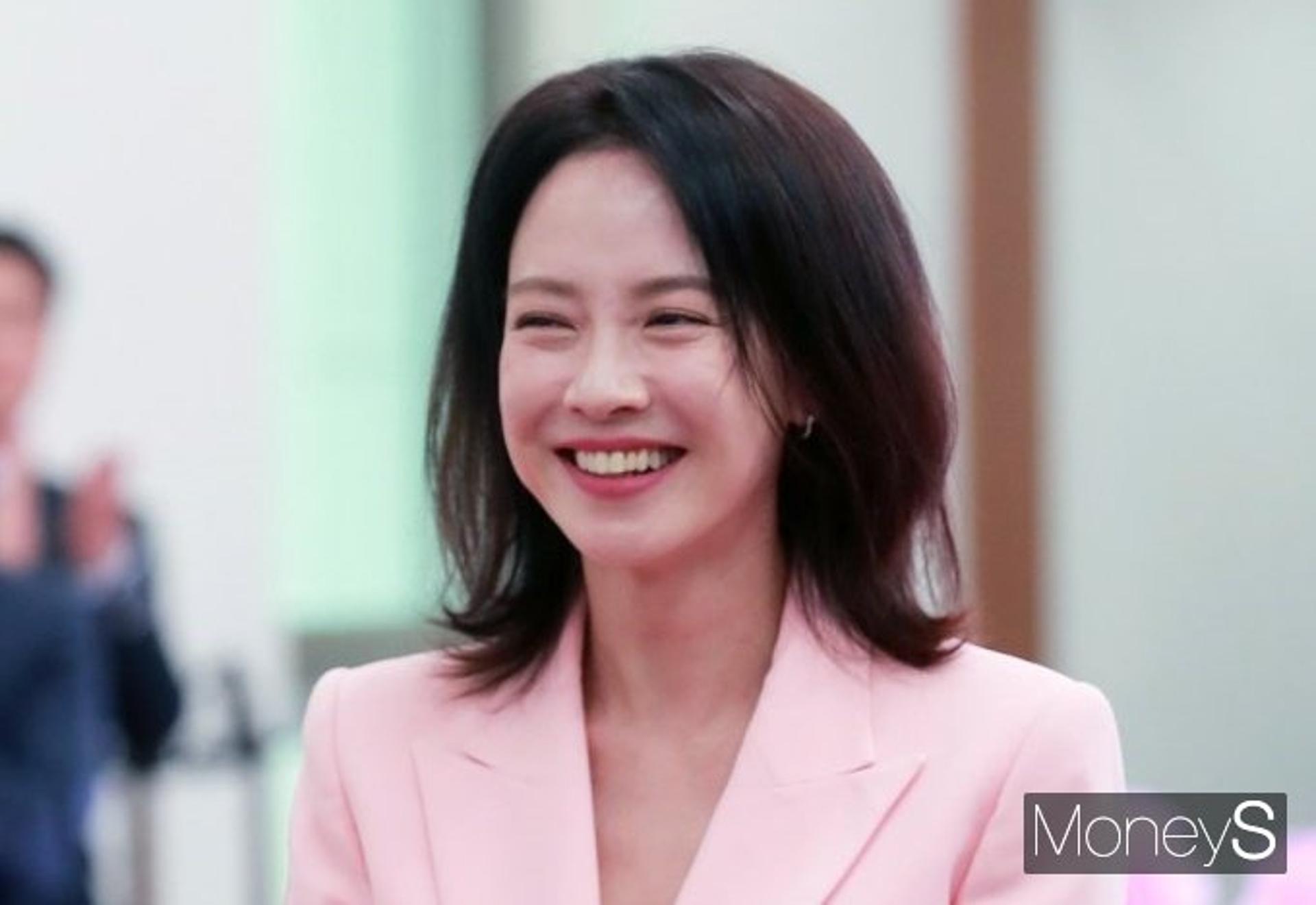 송지효와 전속계약 해지… 우쥬록스 "급격한 사업 확장 실수 인정"