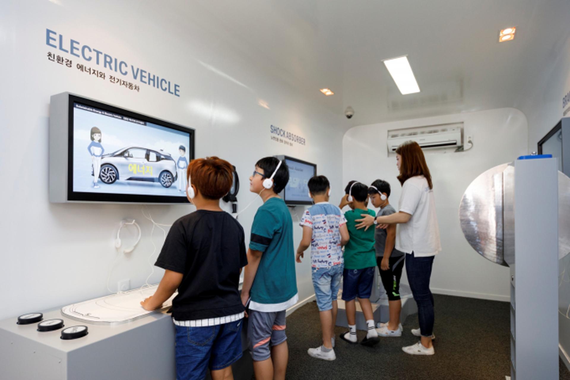 어린이 미래 응원하는 BMW코리아… 과학축제서 체험형 프로그램 운영