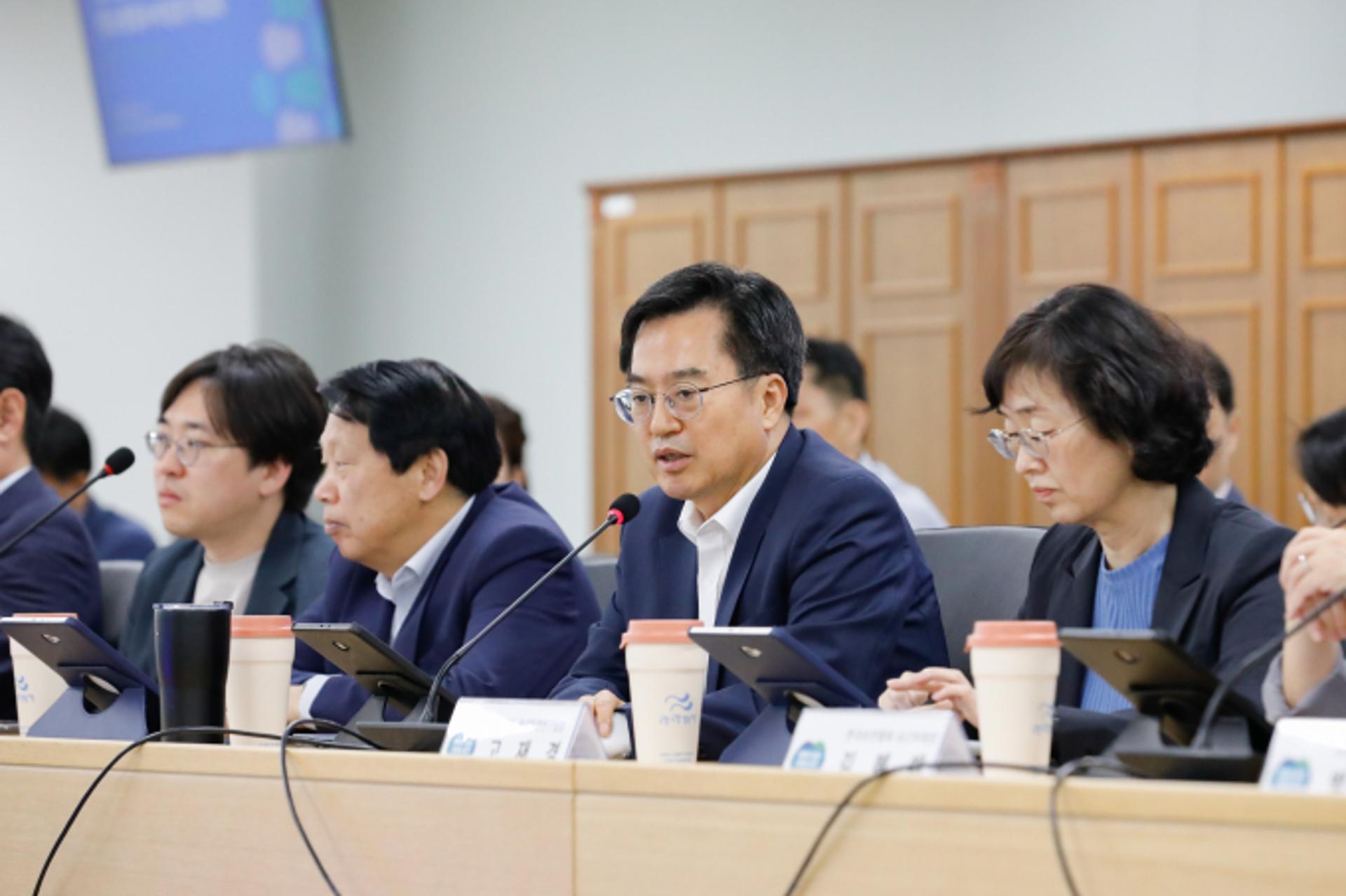 김동연, 경기 RE100 본격 시동…'산하 공공기관 전체가 실천'