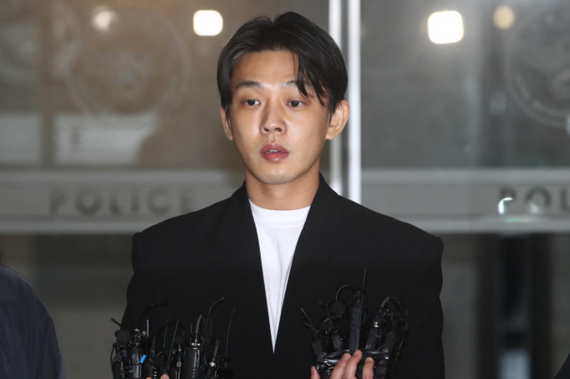 '마약 5종 투약' 유아인 구속영장… "힘내세요" SNS 응원 글 눈쌀