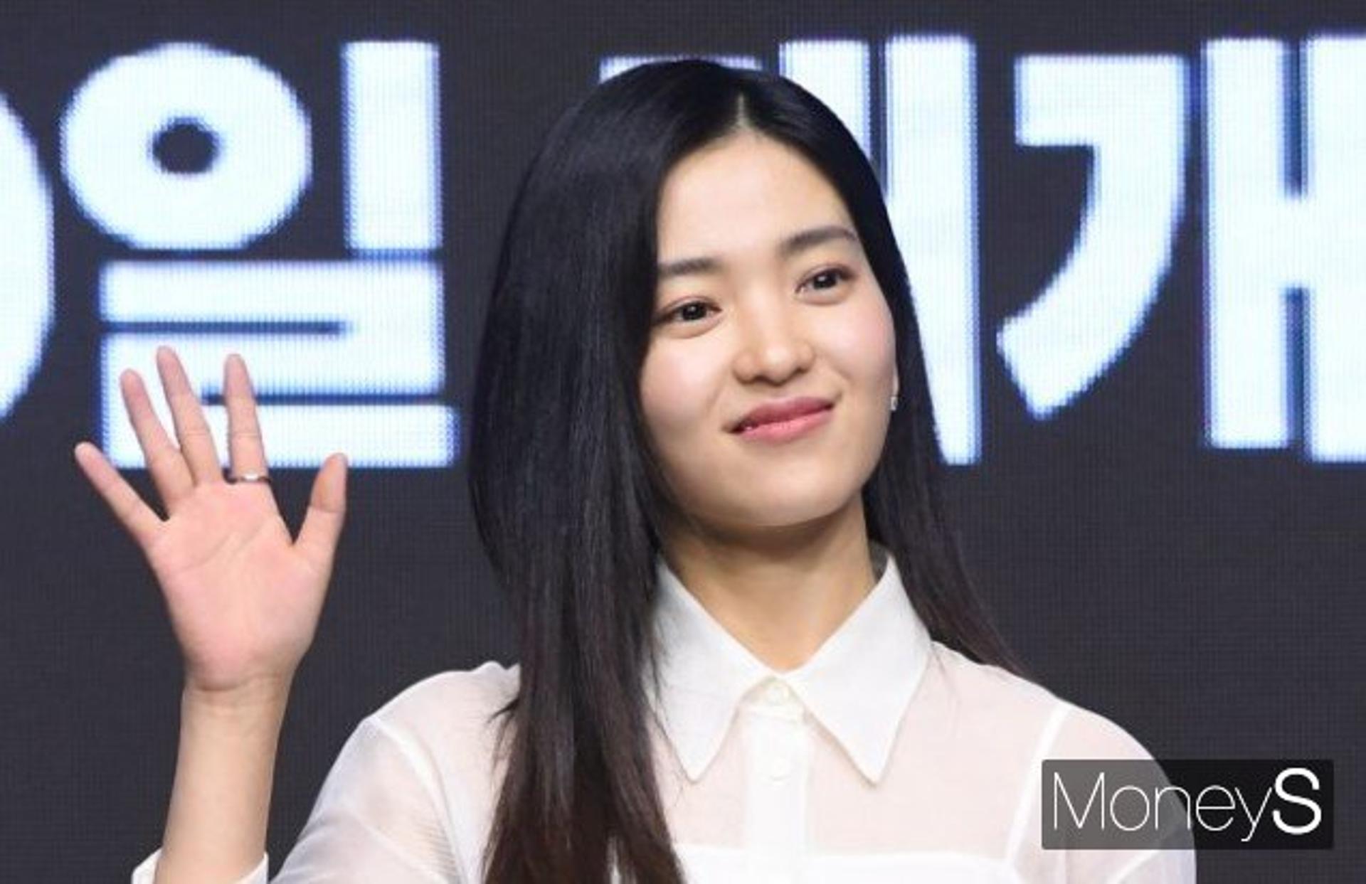 팬심이 재능기부? 김태리 "생각 짧았다"… 진심 통할까