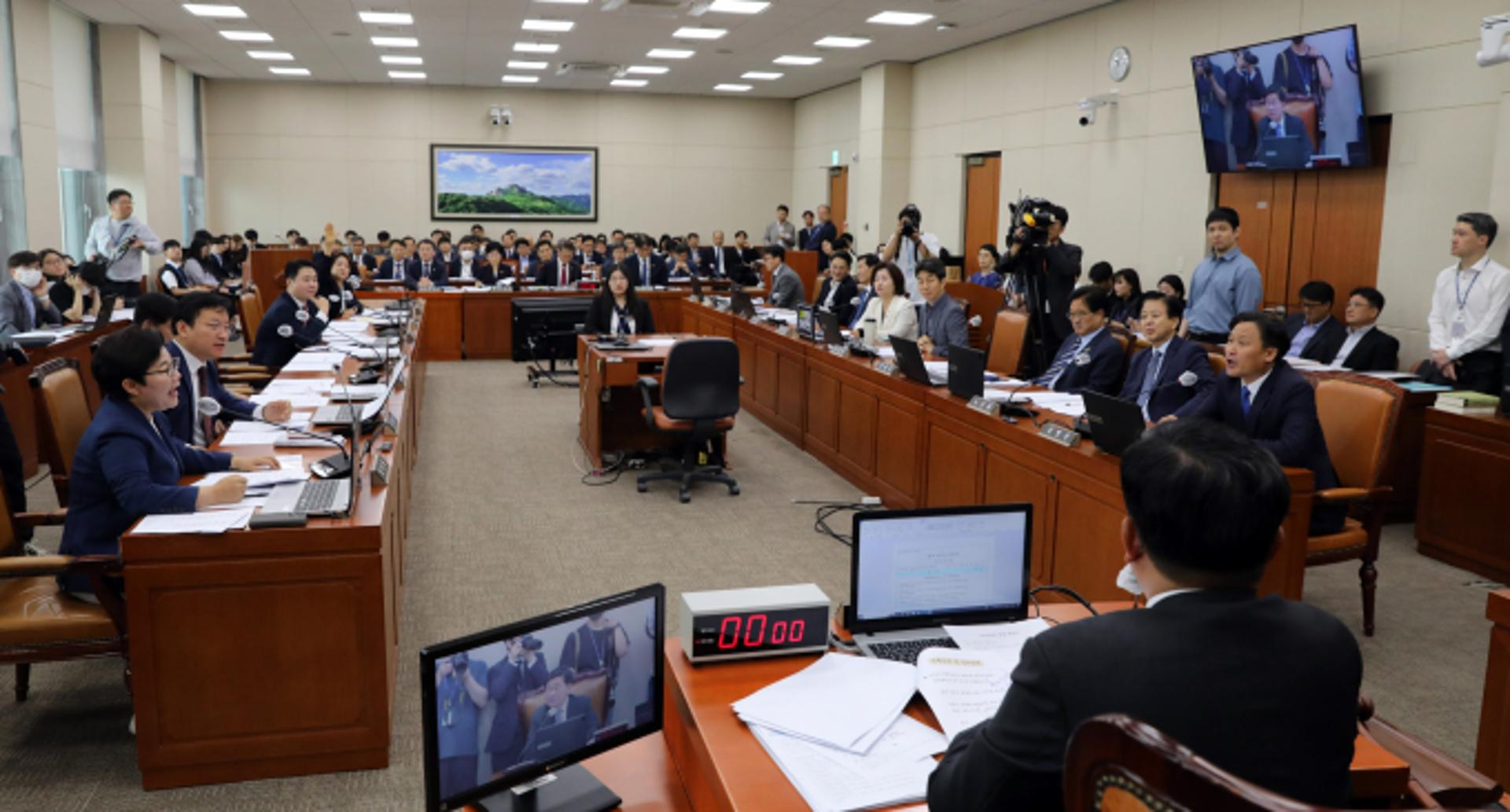 野 주도, 본회의 향한 '노란봉투법'… 與 "필리버스터 고려"