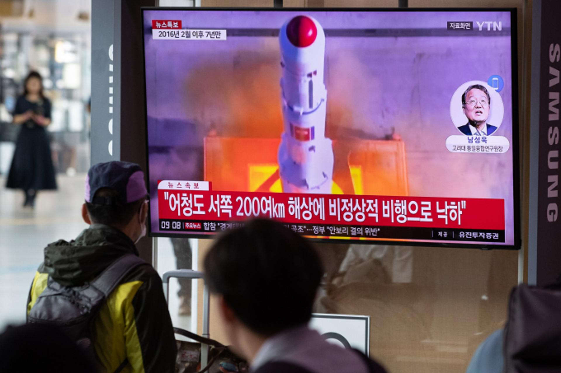 합참 "北 우주발사체, 실패… 어청도 서방 200여㎞ 낙하"
