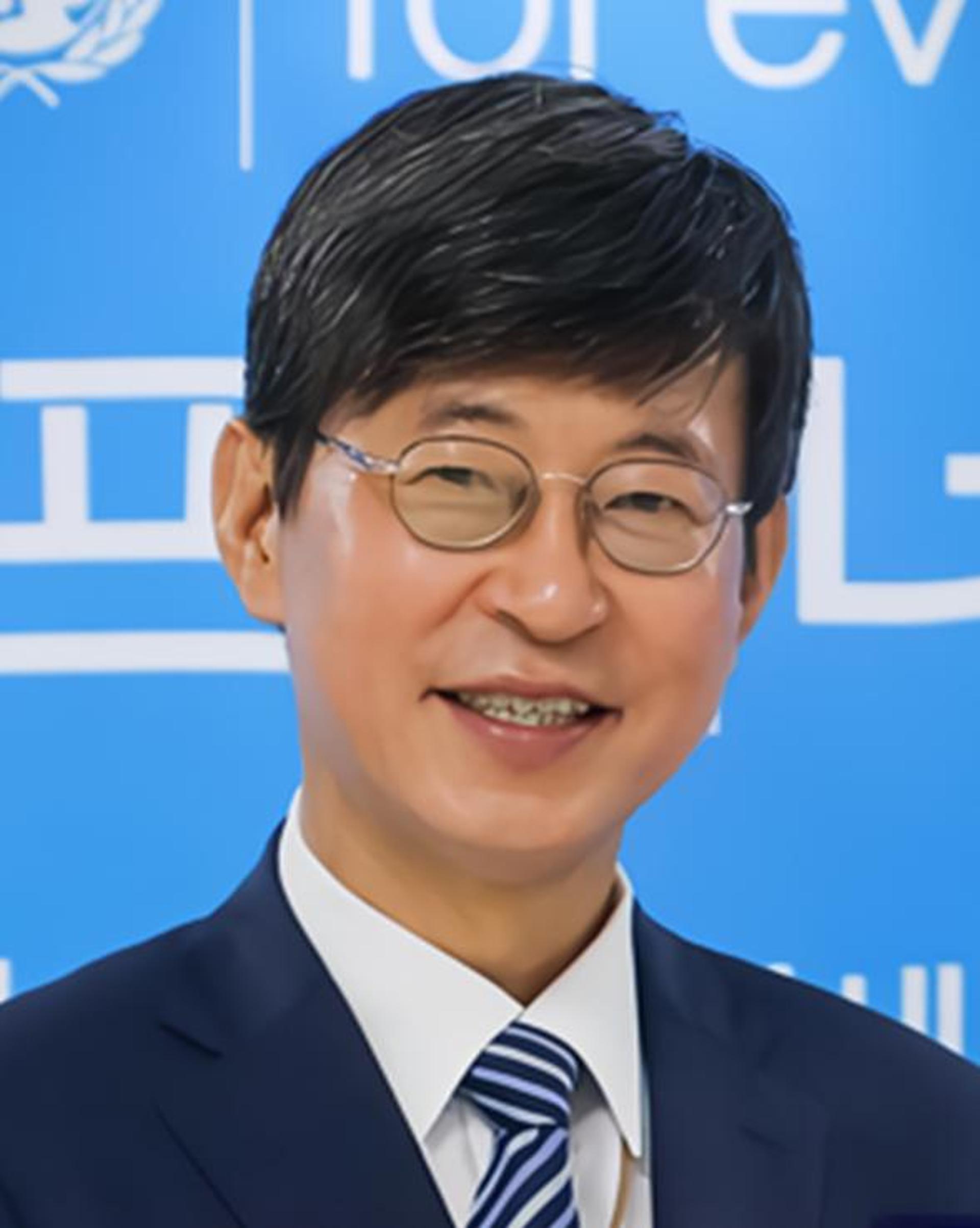 尹, 초대 재외동포청 청장에 이기철 전 재외동포영사대사 임명