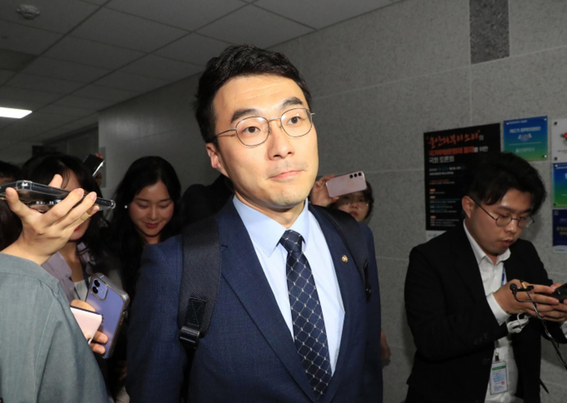 '코인논란' 김남국, 국회서 징계 절차 착수… '제명' 결정될까