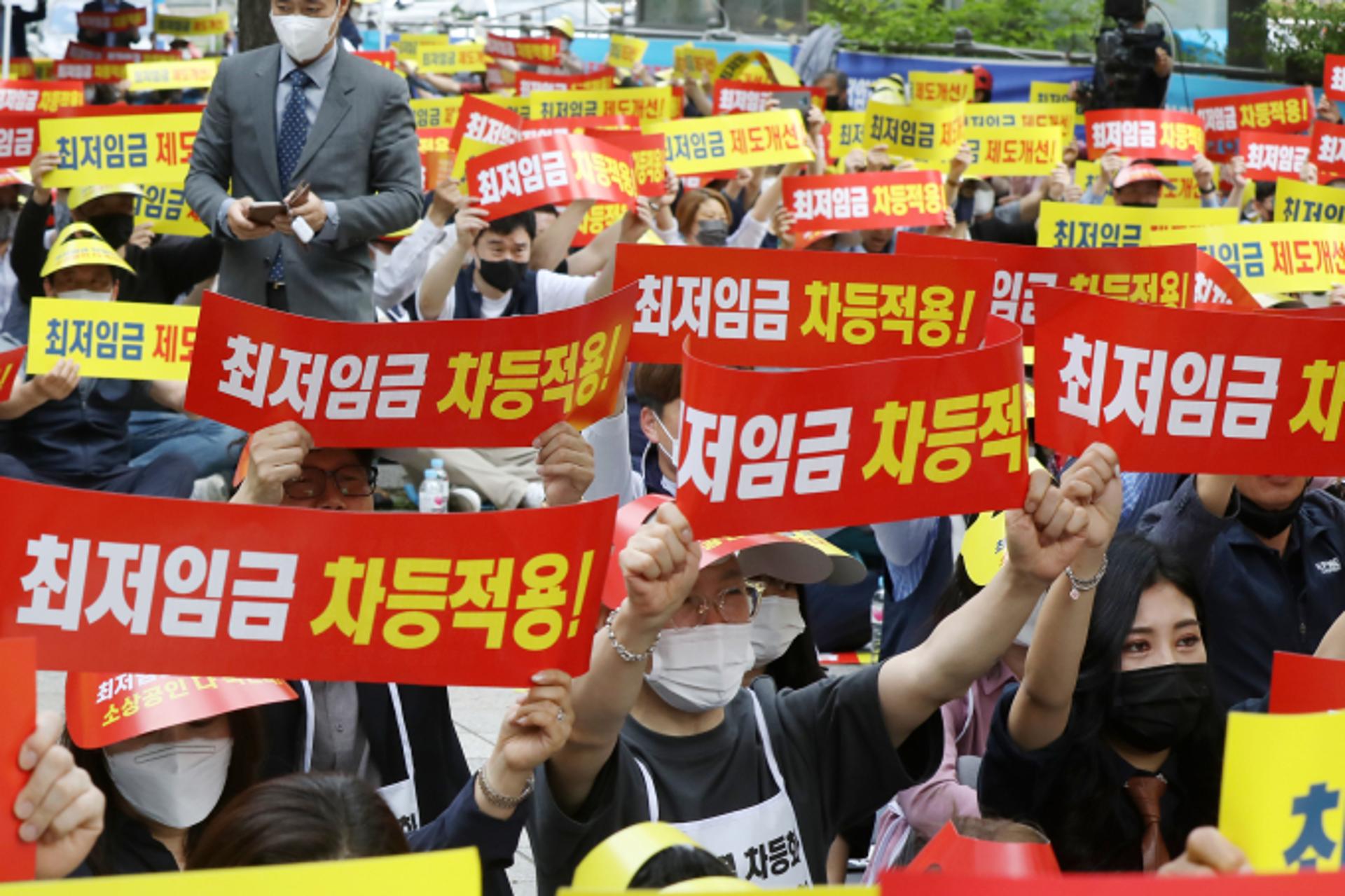 [비즈S+] 반복되는 최저임금 차등적용 논쟁… 쟁점은