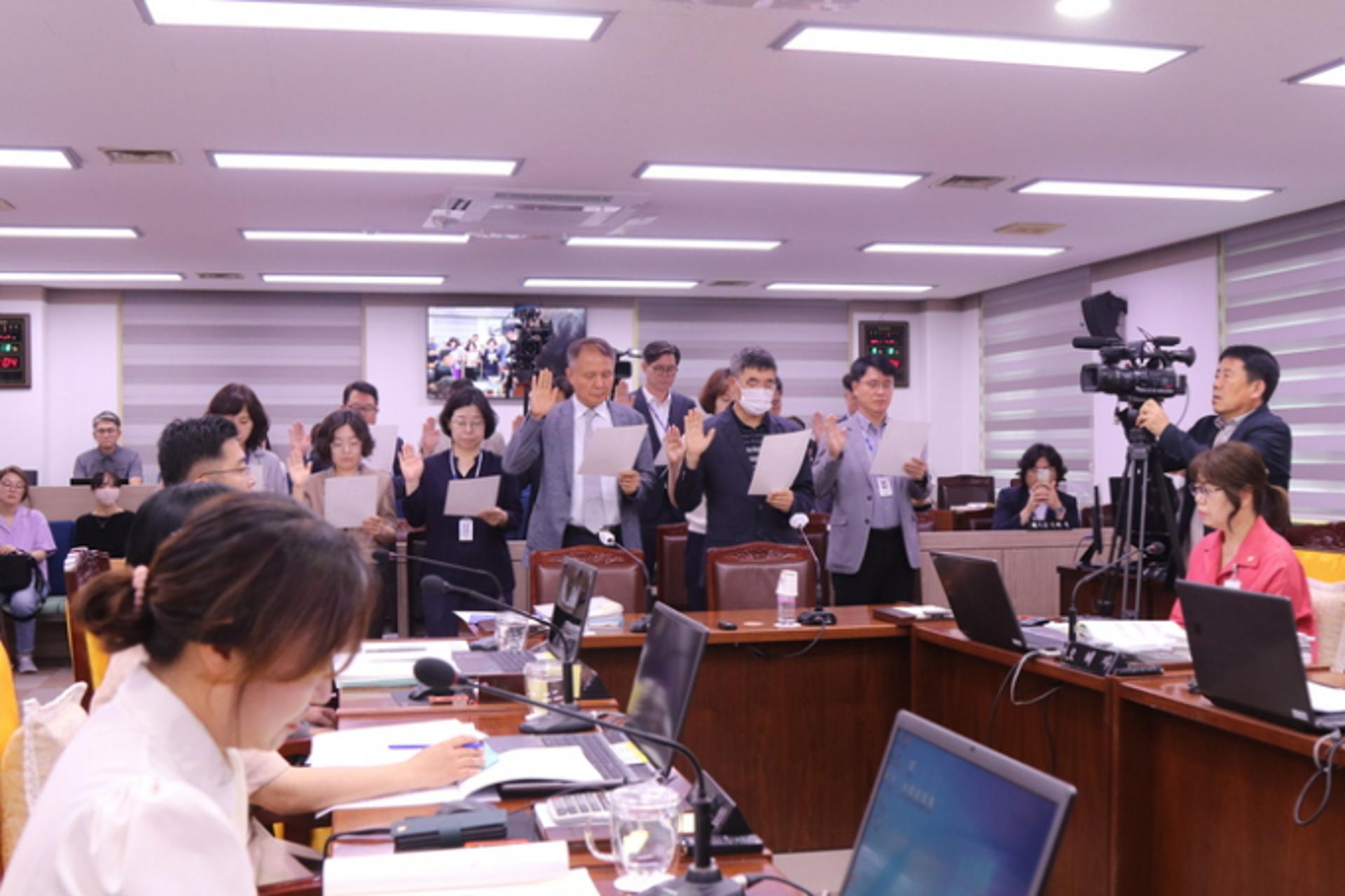 양평공사 사장, '대졸사원 안내 데스크 업무 부적절' 논란