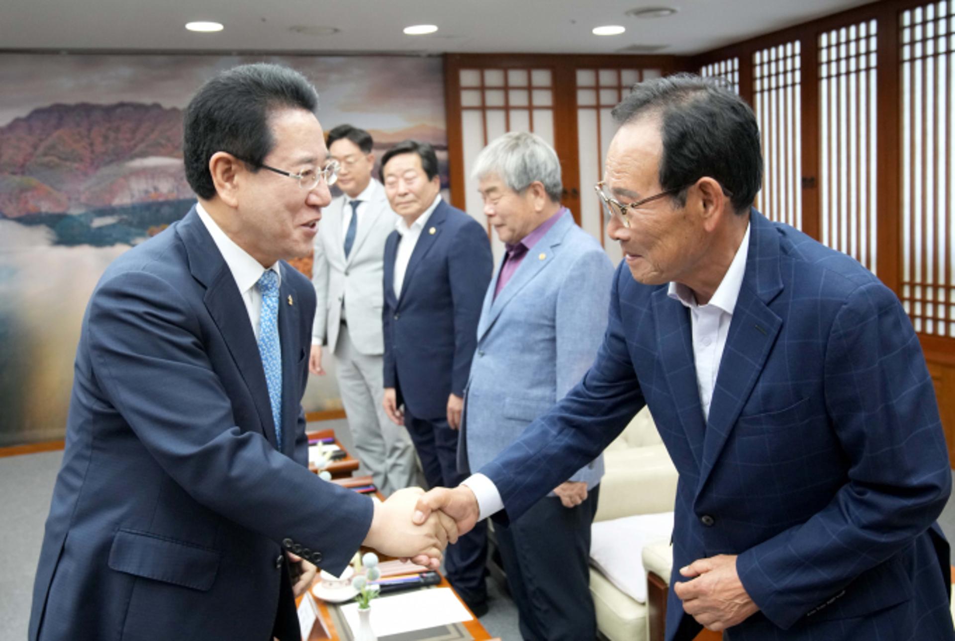 '광주군공항이전' 전남도-범대위 '첫 만남'…입장 차만 확인