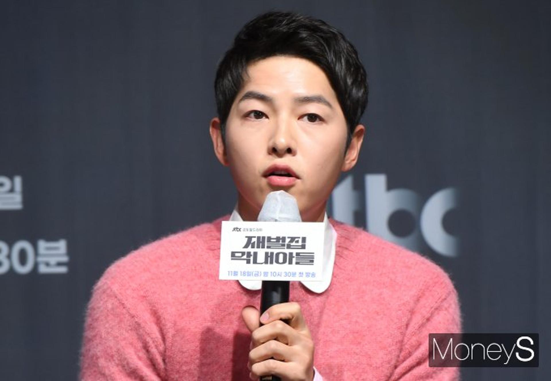 '♥케이티' 송중기 득남, 아빠 됐다… "가장 소중한 선물"