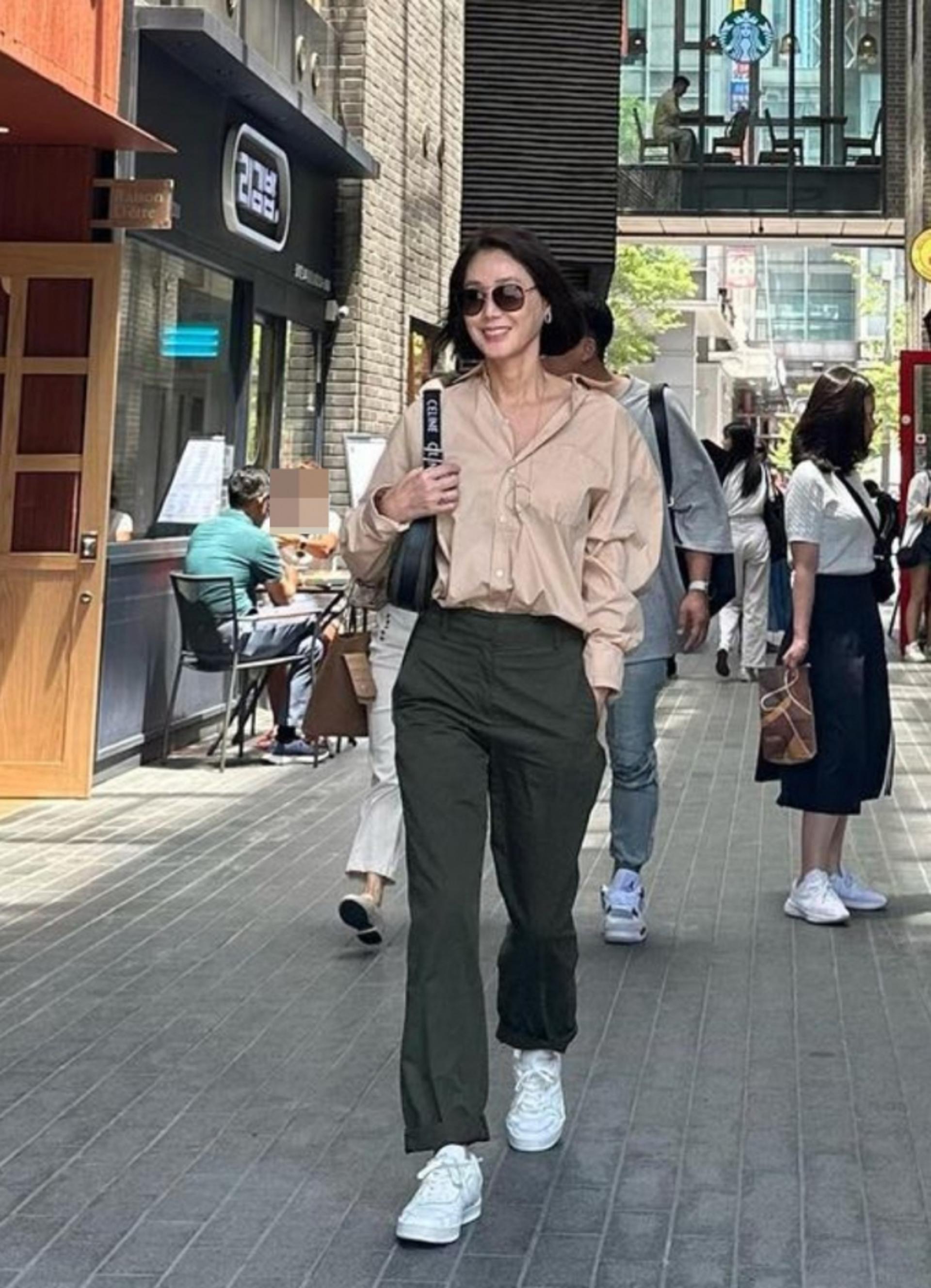 김성령, 광화문 거리를 런웨이 만드는 비주얼
