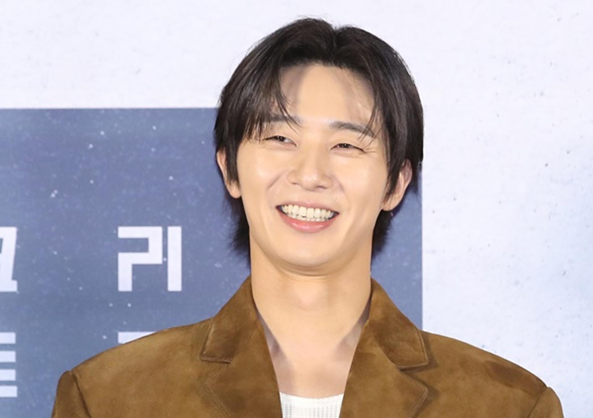 "사생활 오픈 큰 부담"… 박서준, 수스와 열애설 '사실상 인정'?