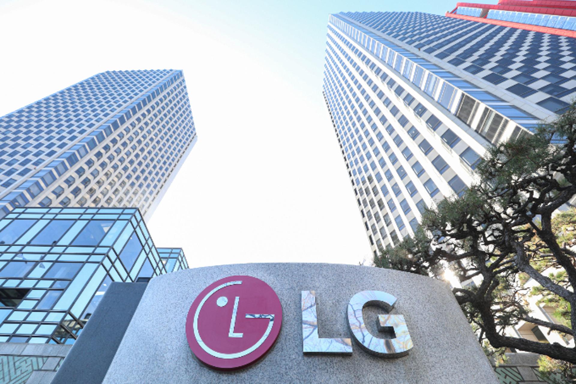 '전장·반도체' 희비… LG전자, 삼성전자 영업익 넘어설 전망