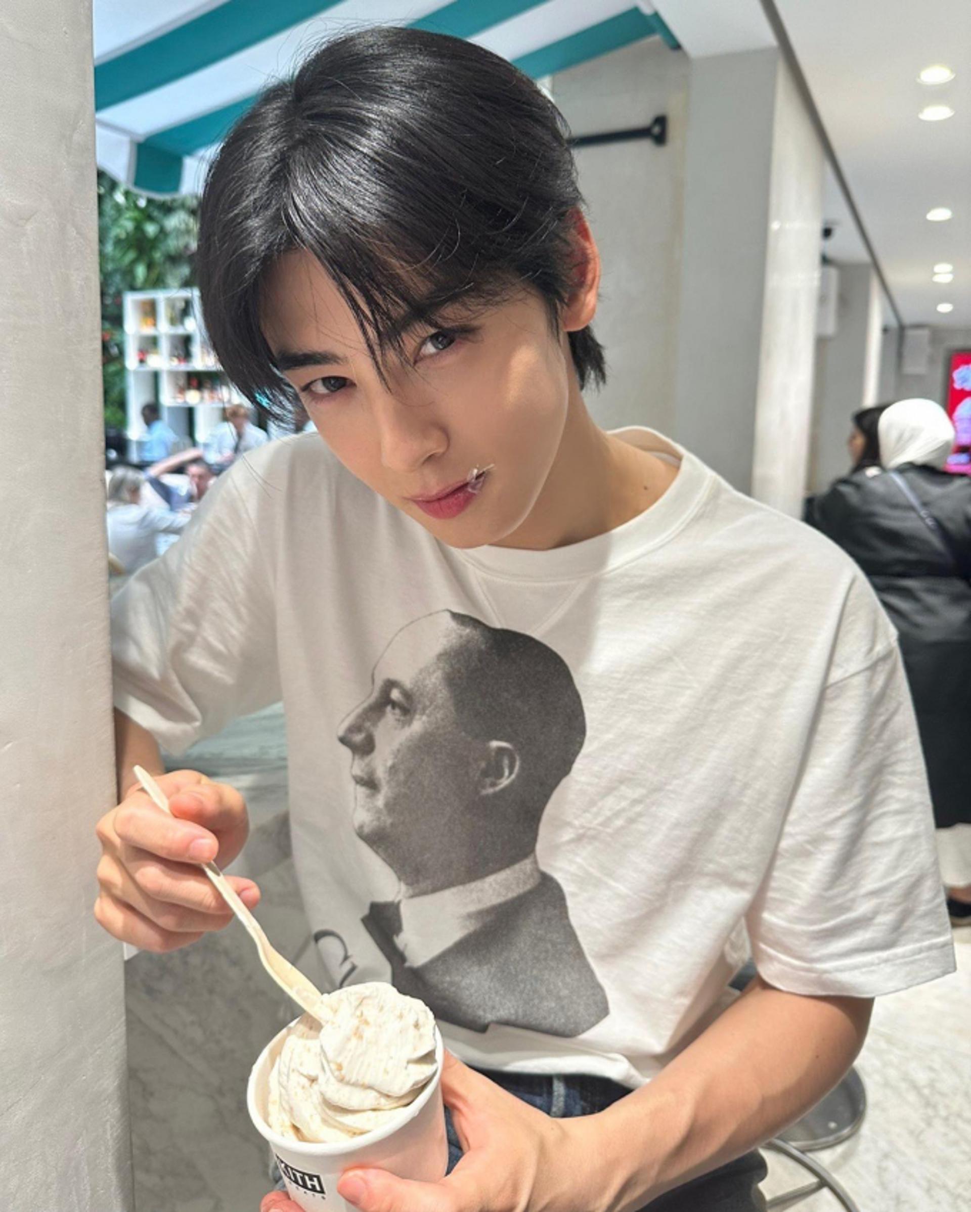 차은우, 흰 티에 청바지 입고…심쿵 비주얼