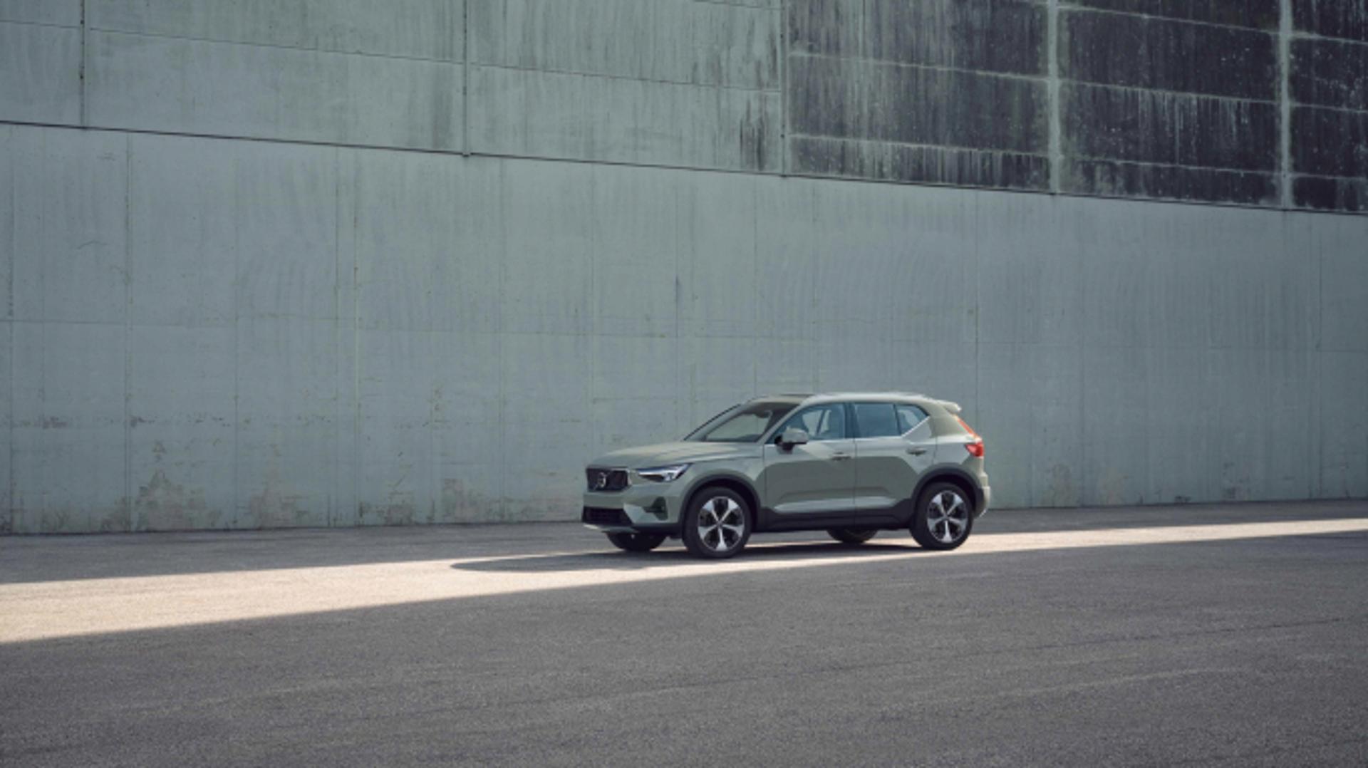 25대 한정판 볼보 SUV 출시… 'XC40 세이지 그린' 가격 5330만원