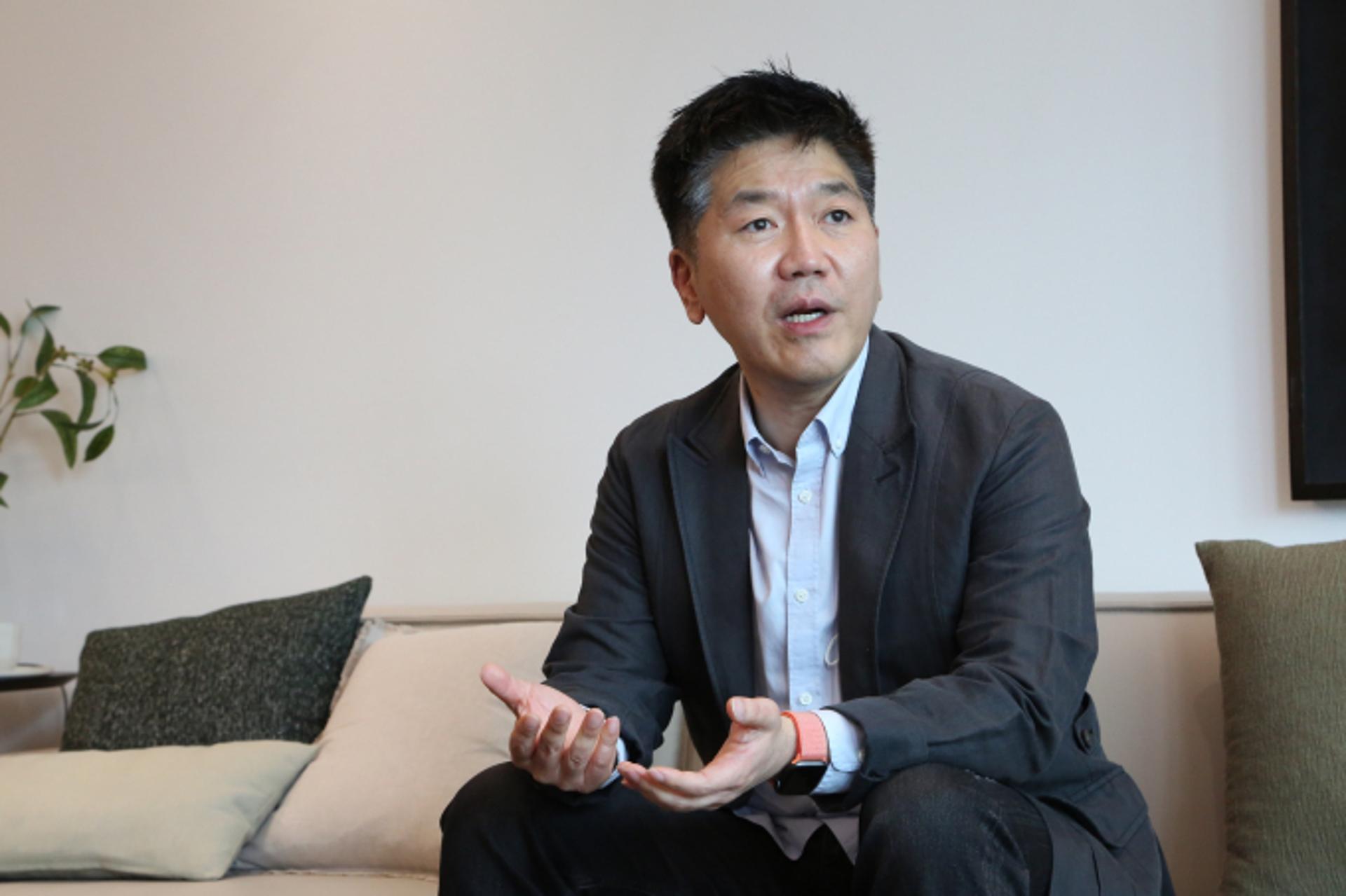 [단독]"구조조정 지양" 김진태 한샘 대표 경질, 최대주주에 밉보였나