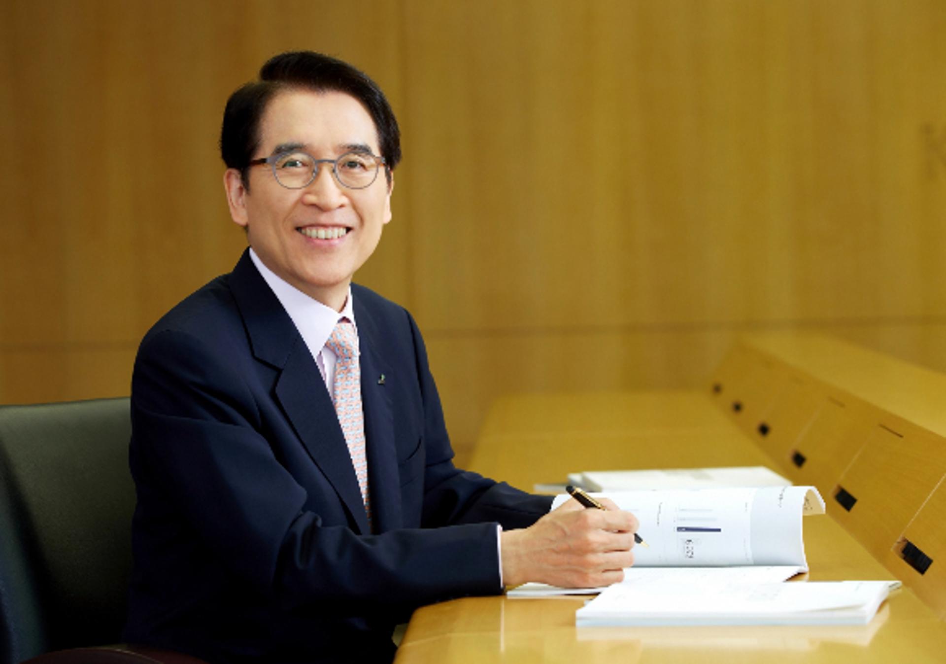 교보생명, 창립 65주년… 신창재 회장 "수평적 조직문화 만들자"