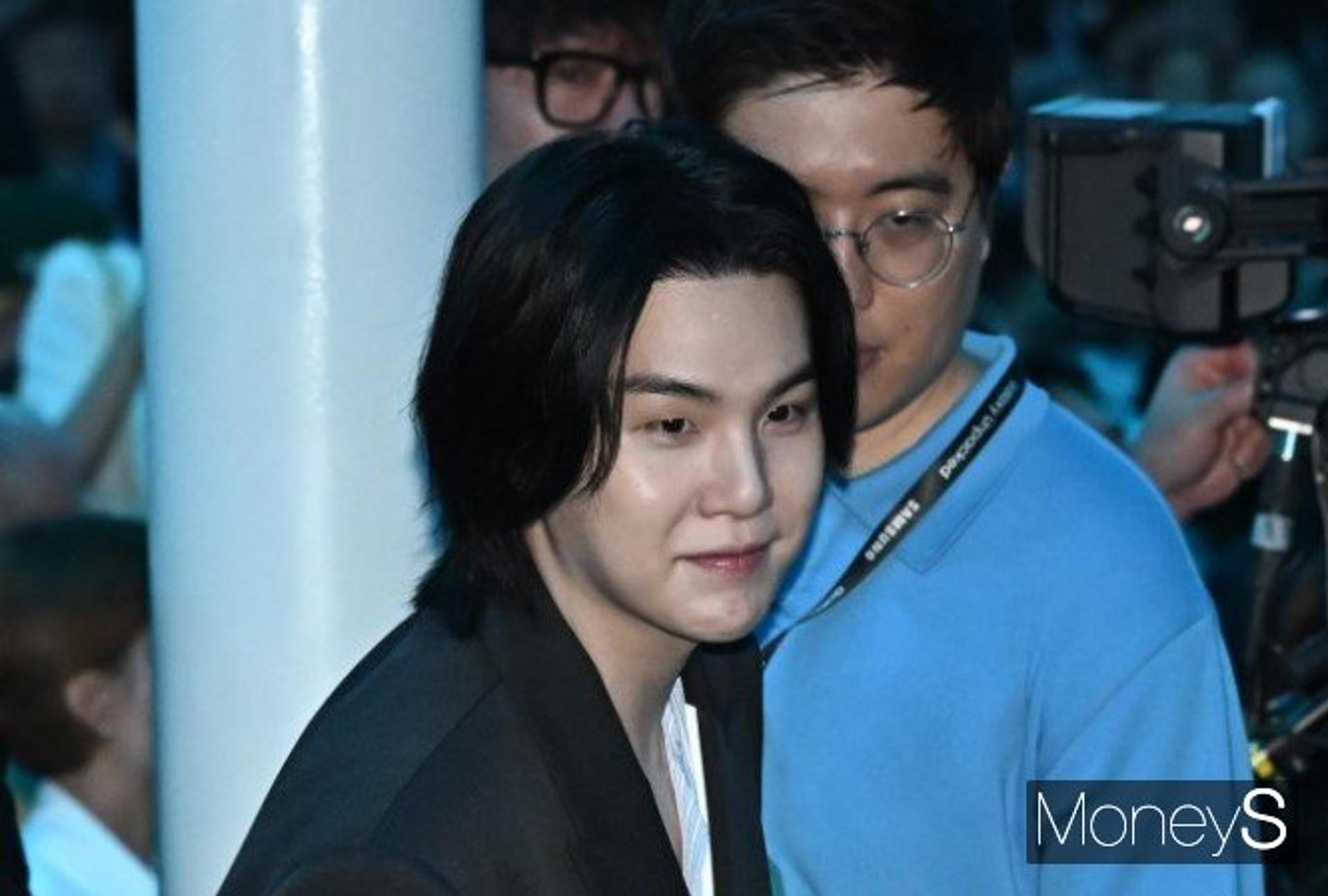 방탄소년단 슈가, 입대 준비 돌입… 진·제이홉 이어 3번째