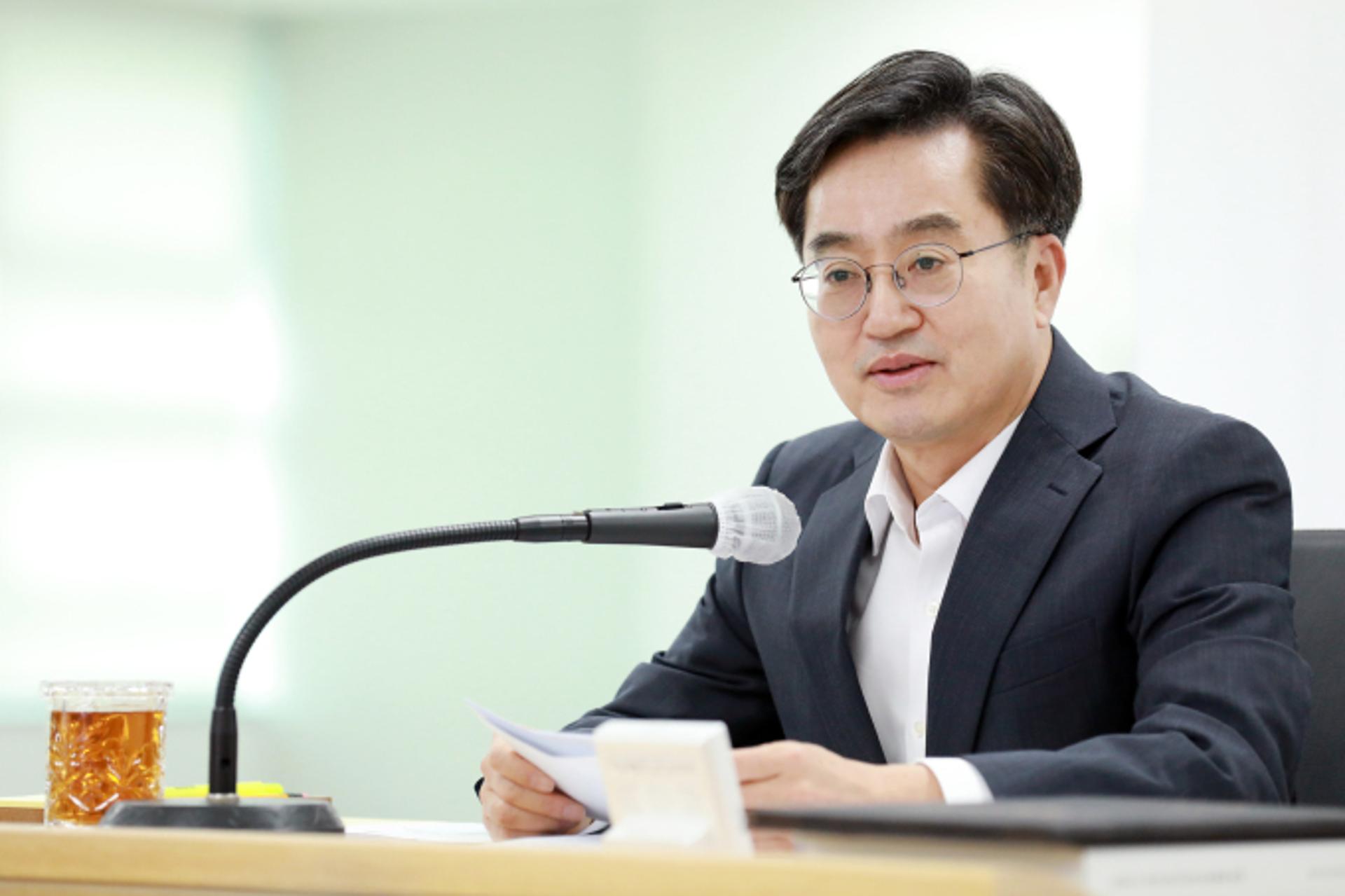 경기도, 폭염에 노출된 현장근무자에 얼음조끼 등 지원