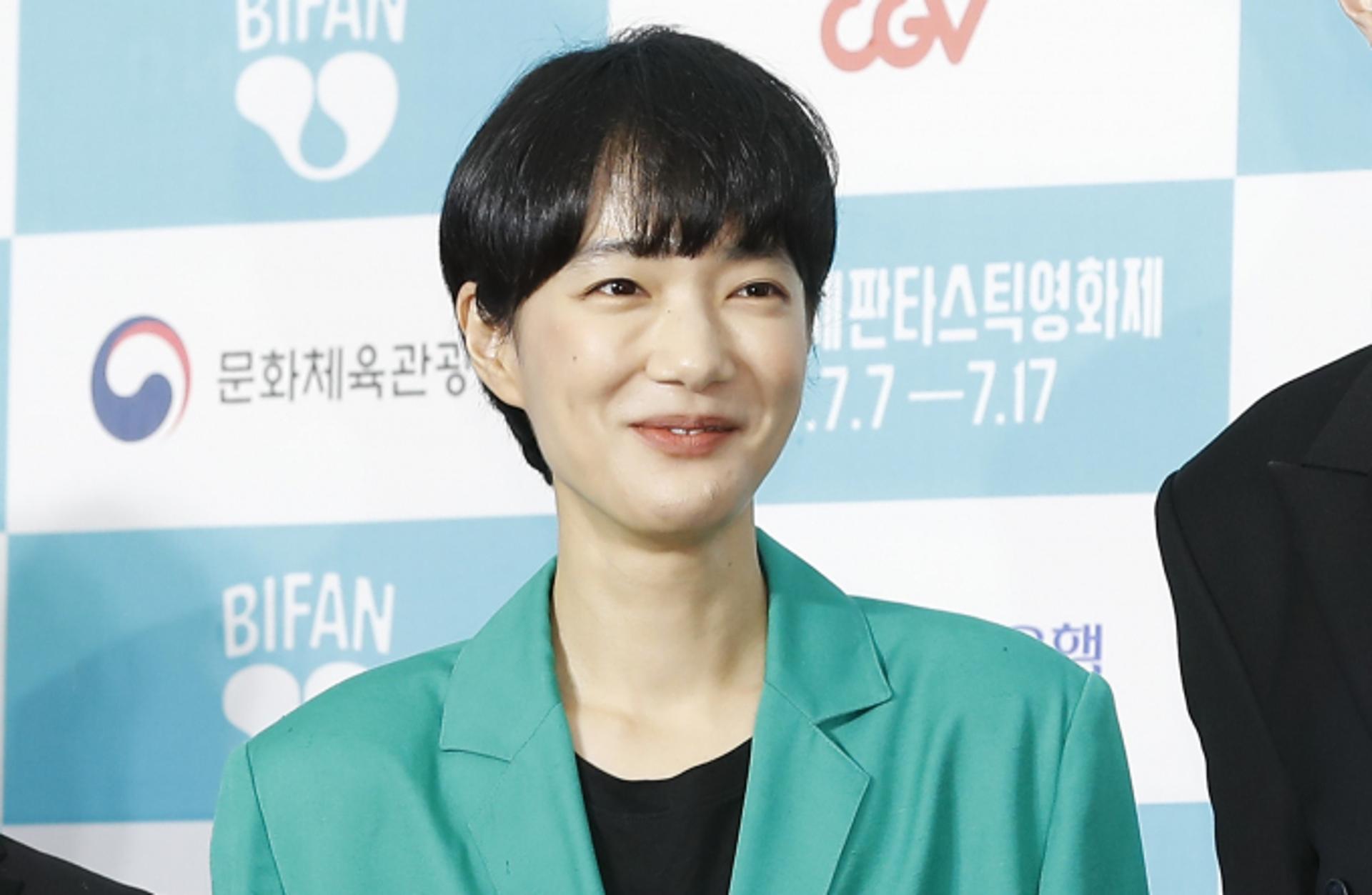 "보란듯이 날아올라"… 손수현, 피프티피프티 응원 '시끌' 왜?