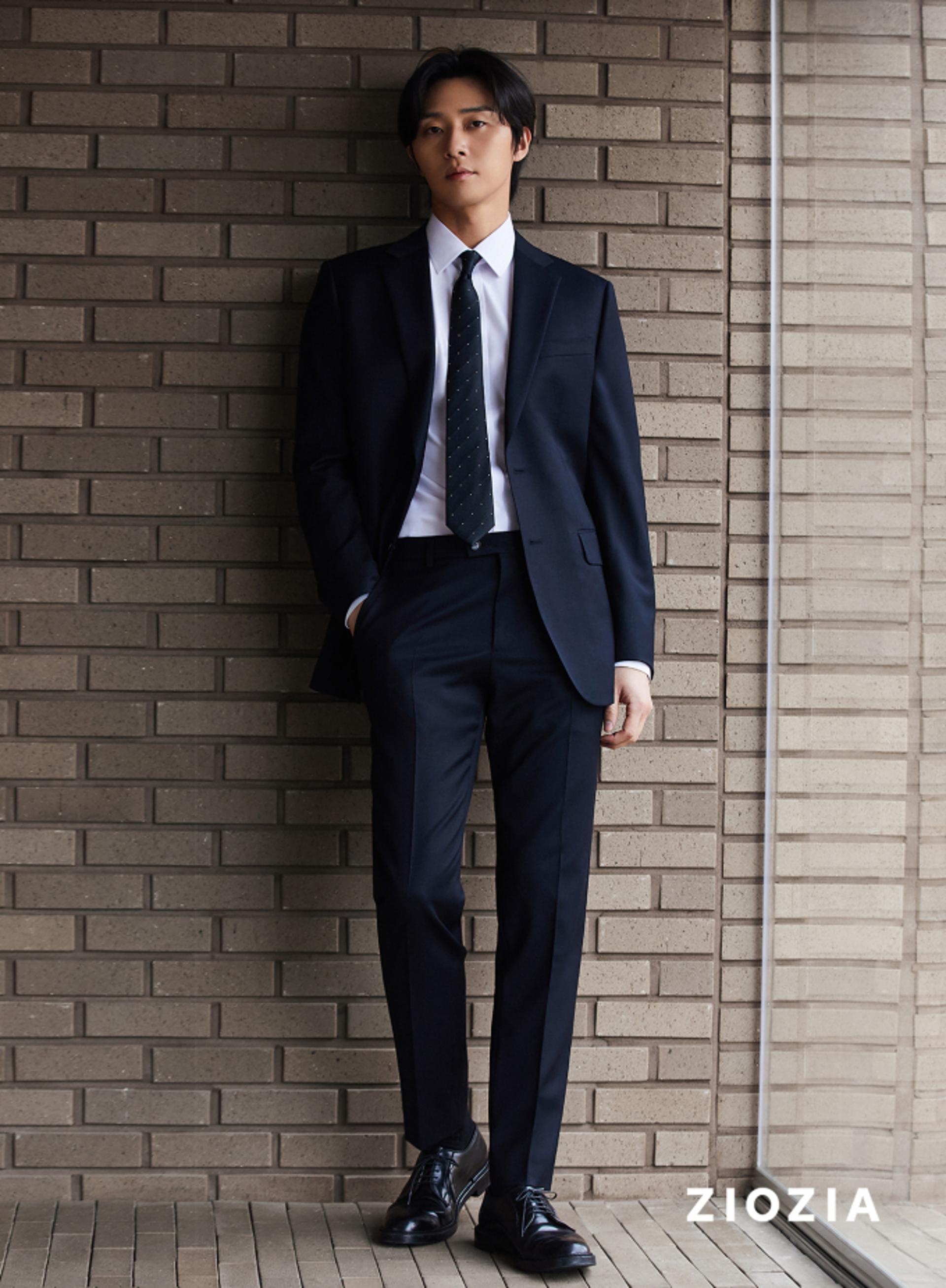 박서준, 가을 화보 공개…우월한 피지컬→완벽한 슈트핏