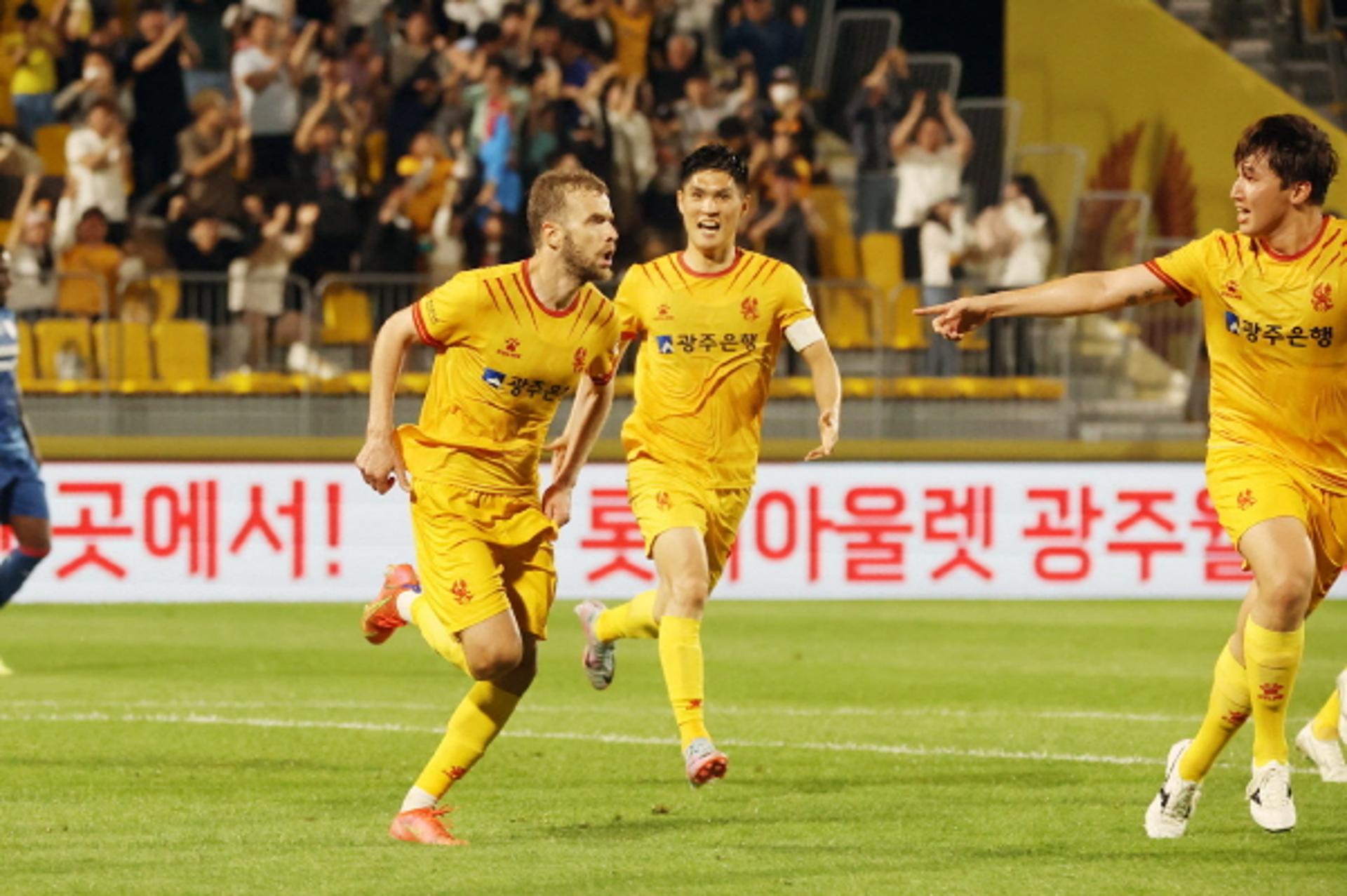 패배 잊은 광주FC, 수원 상대로 전승 노린다
