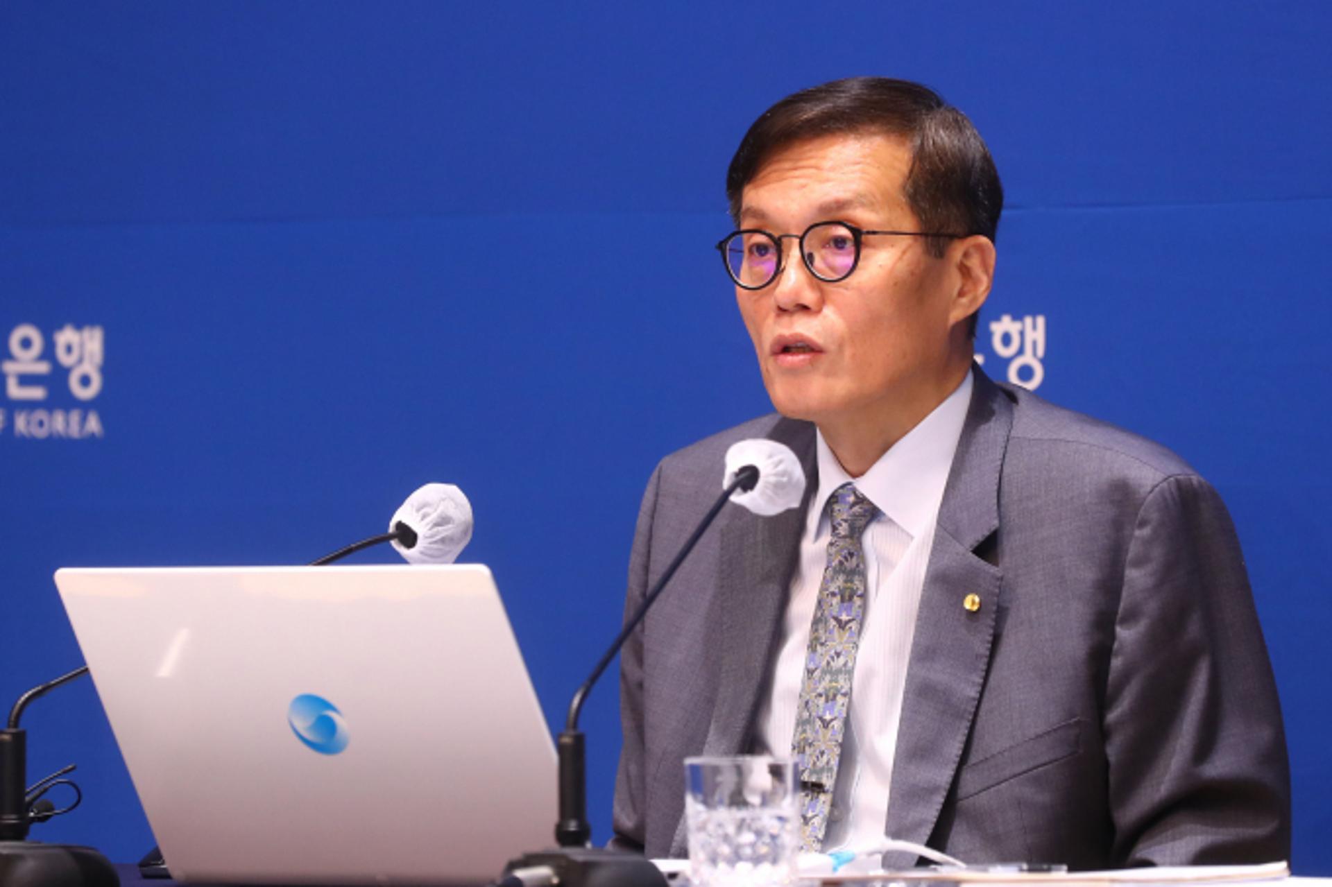 이창용 "금리인하 아직은… 젊은 세대, 부동산 투자 조심해야"