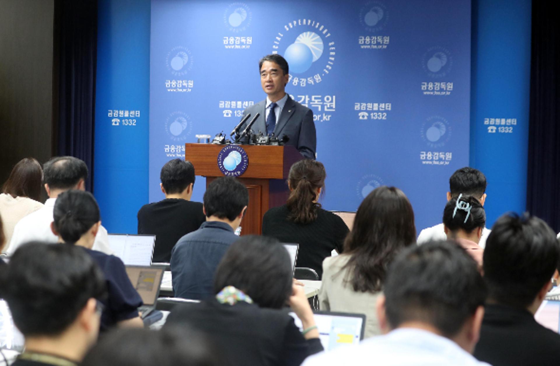 '라임사태' 국회의원에 2억 특혜성 환매… 이복현 재수사 칼날에 새국면
