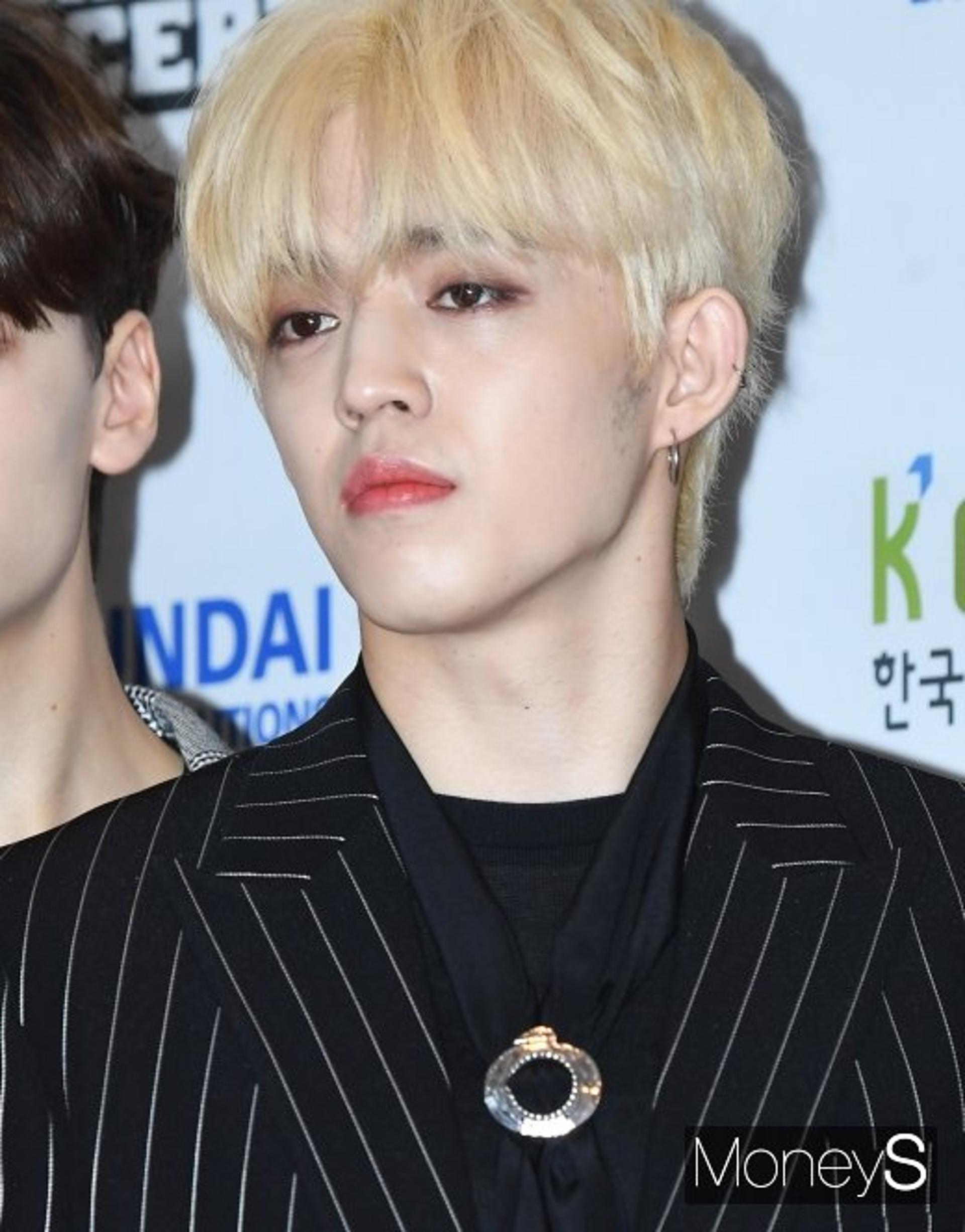 '세븐틴' 에스쿱스 근황…"십자인대 파열 수술 후 퇴원"