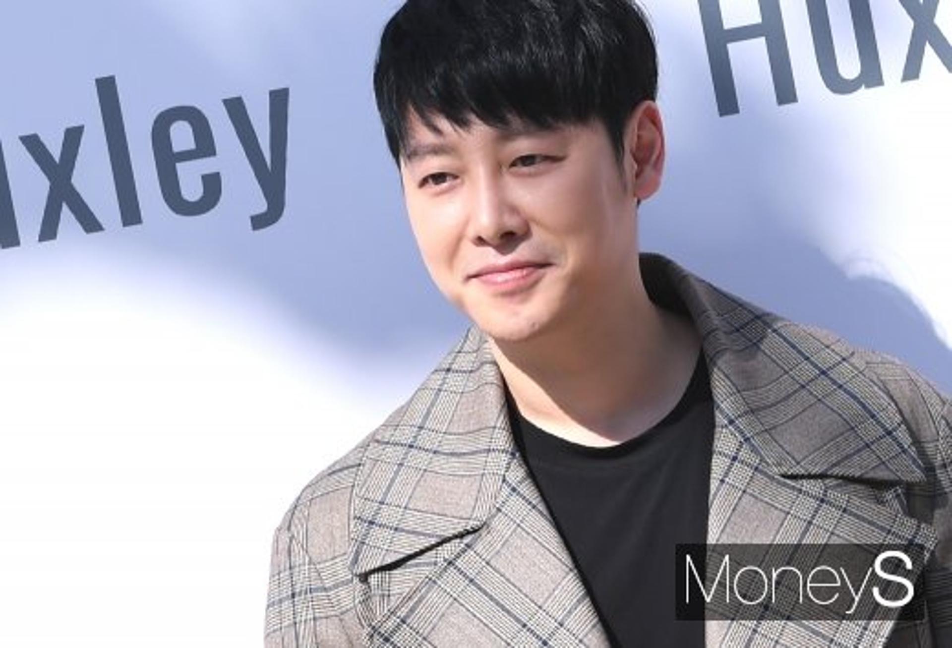 "품절남 된다"… 김동욱 결혼, 비연예인과 웨딩마치