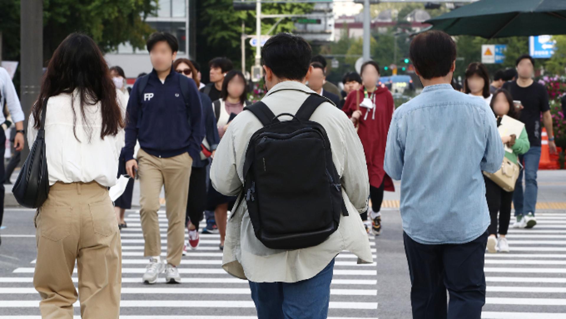 [오늘 날씨] 큰 일교차에 건강 유의… 오후 곳곳에 빗방울