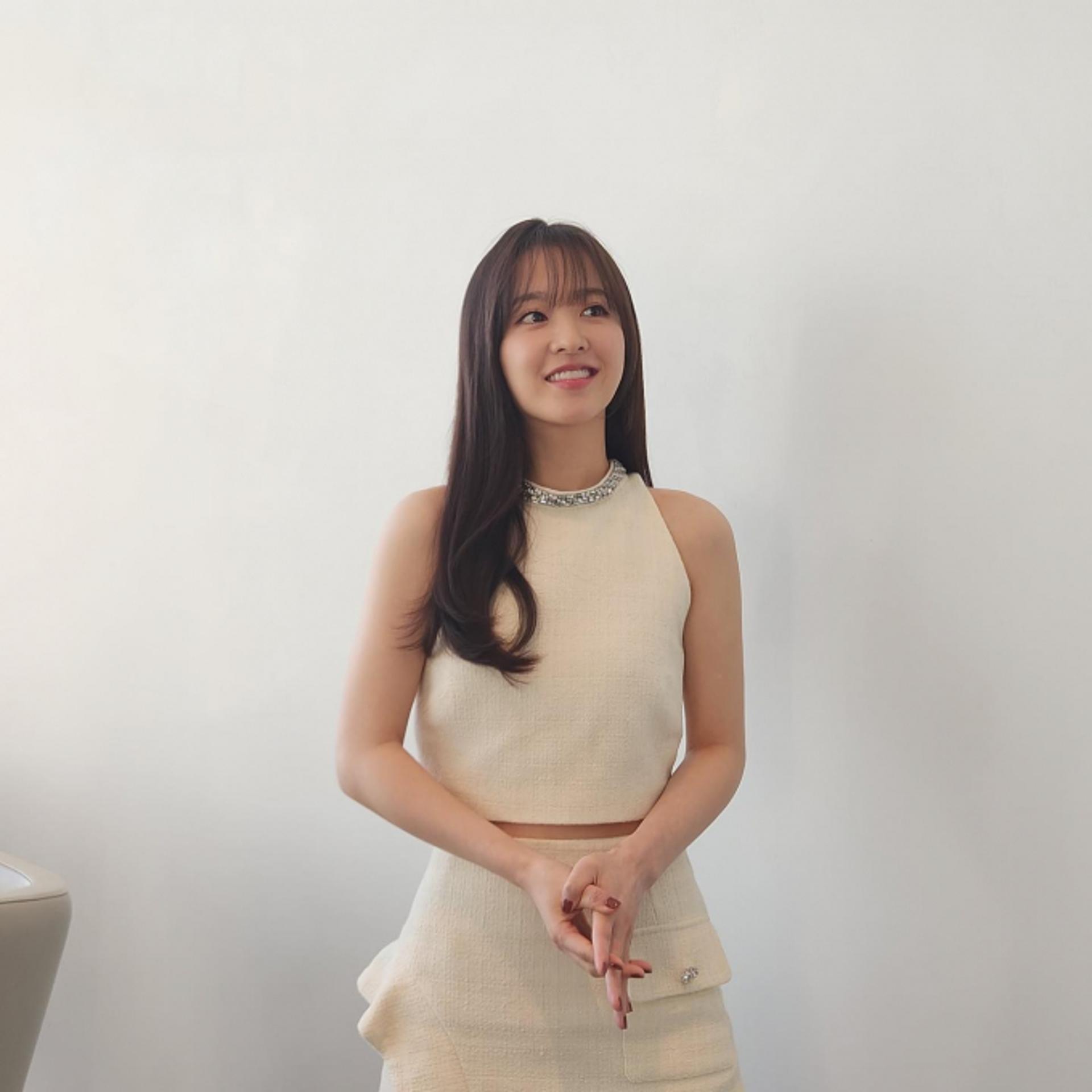 박보영, 눈부신 시상식 패션…화이트 트위드 투피스 룩