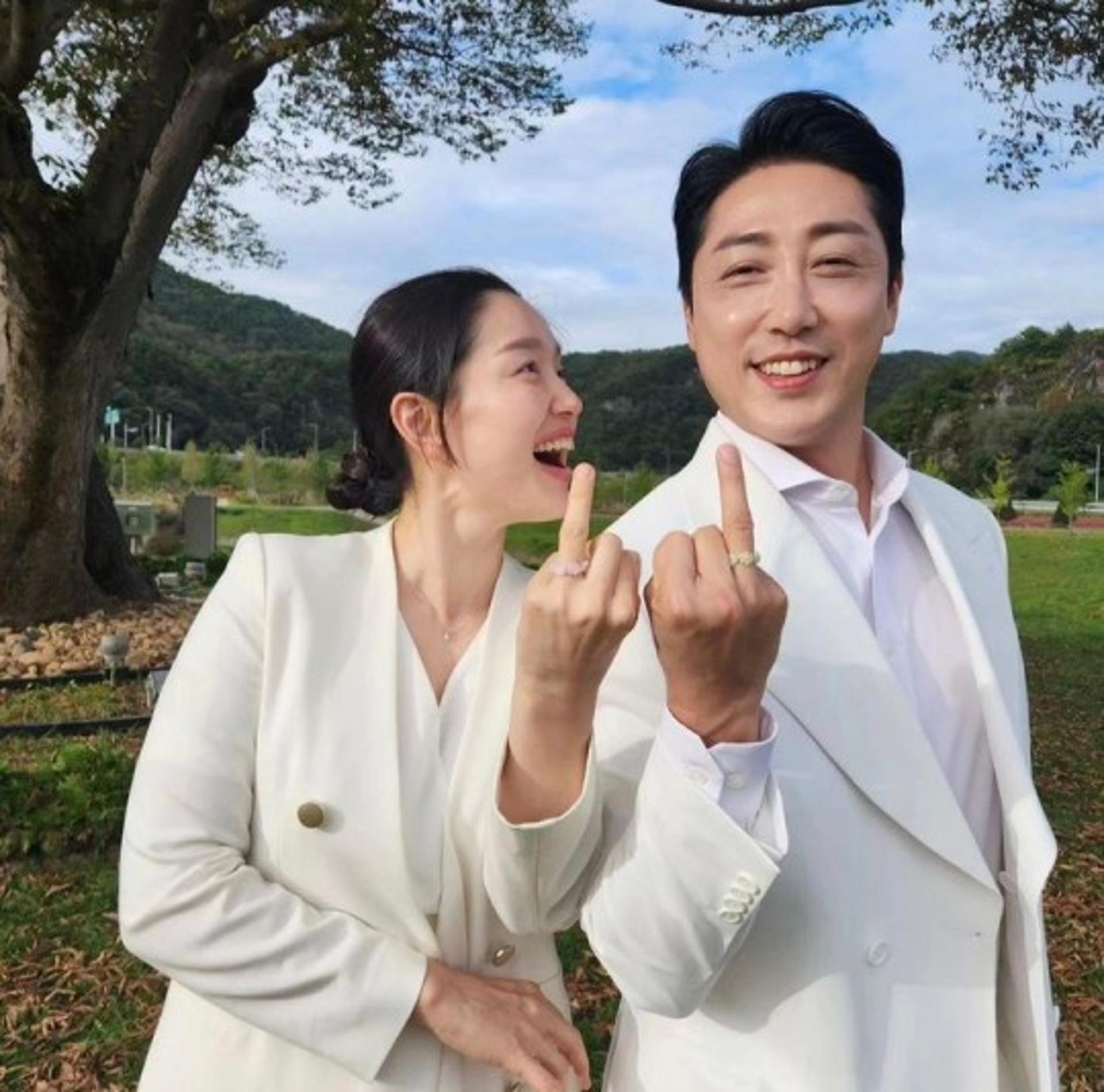 꽃반지 프러포즈를?… 손헌수, 7세 연하 예비신부 공개