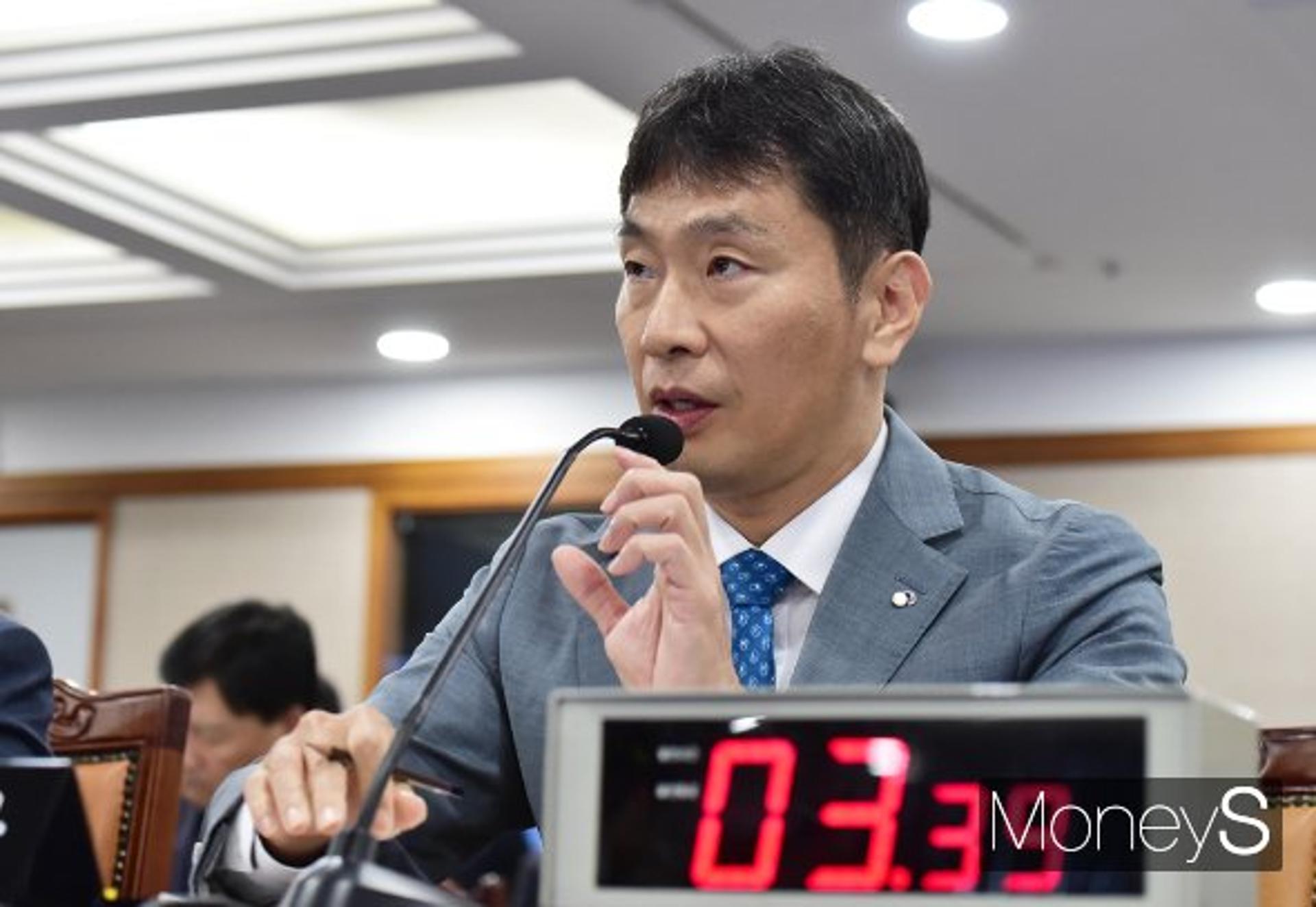 이복현 "불법 공매도, 특단 조치 필요… 외국에서 끌고 와서 형사처벌 할 것"