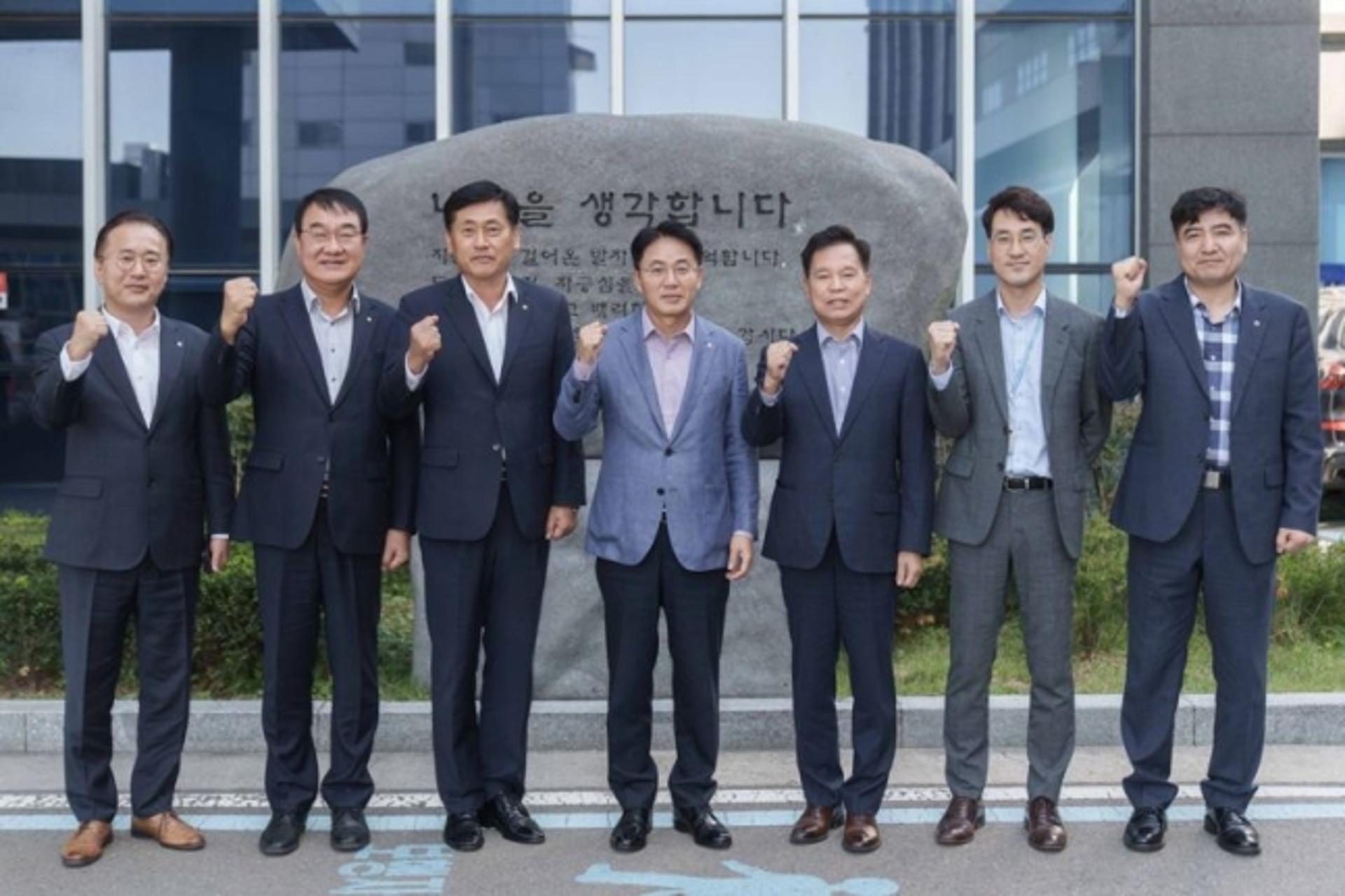 이석용 NH농협은행장, 에코프로비엠 방문… "신성장 기업 지원"