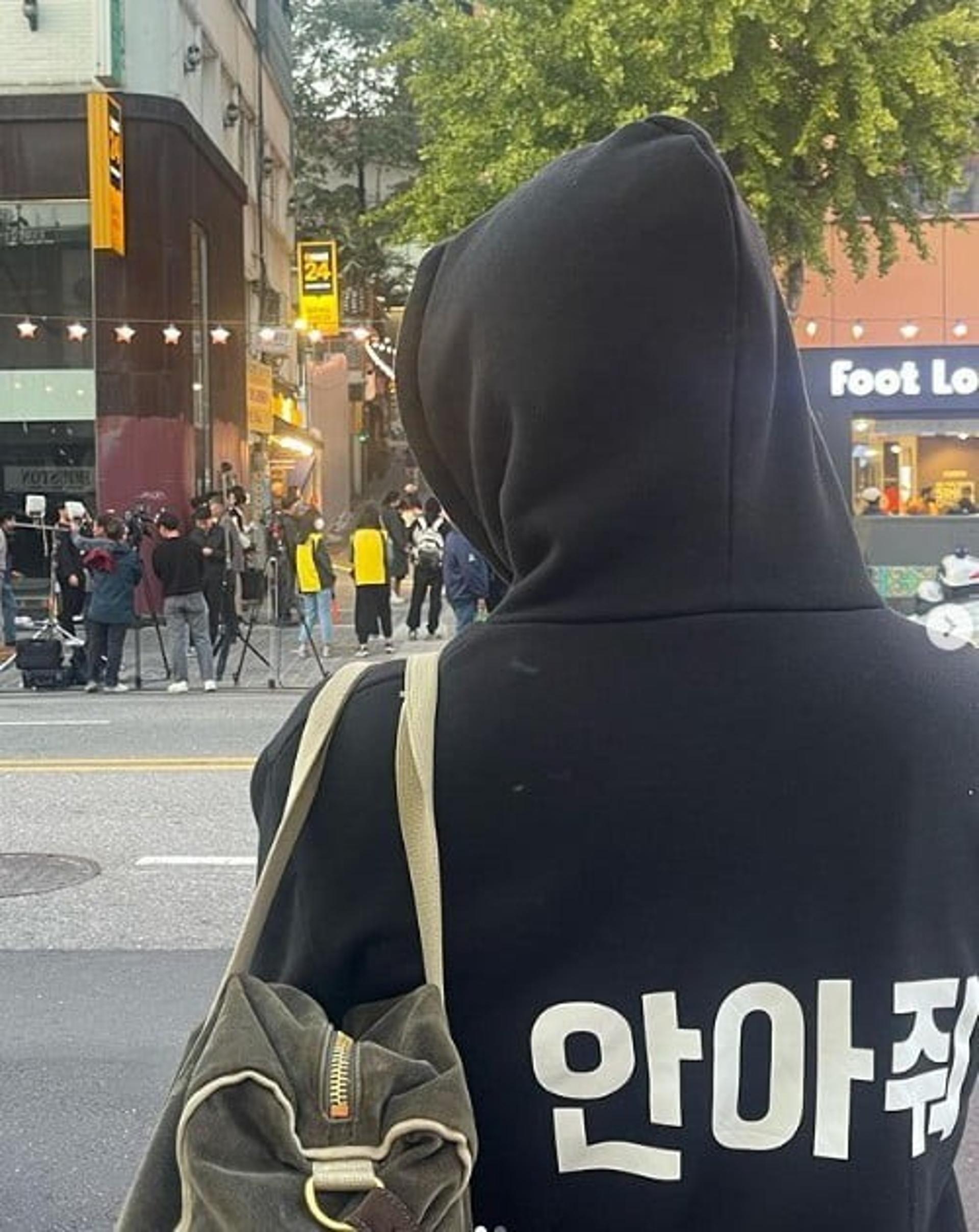 "모두 안아드리고파"… 홍석천, 이태원 참사 1주기 추모