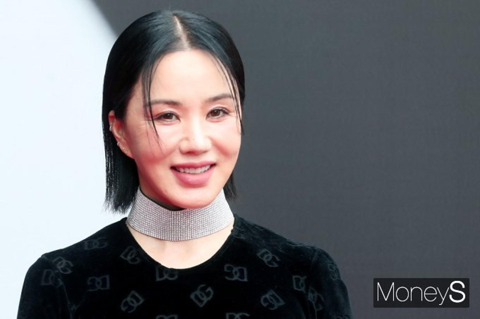 "미용에 30억? 나쁜 인간들"… 엄정화, 분노한 사연