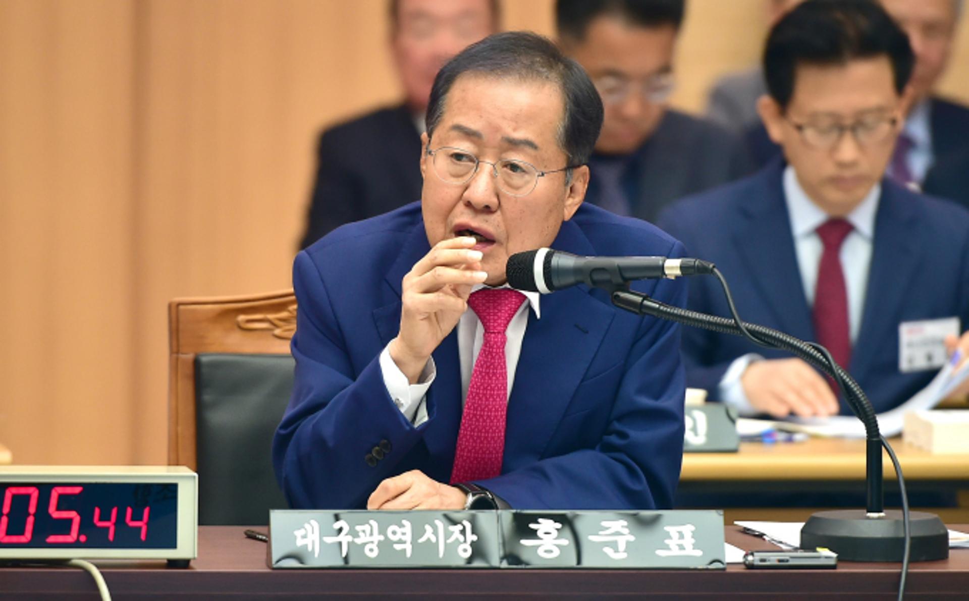 "잘 처신하라" 친윤 비판글 게시한 홍준표… 현재는 삭제